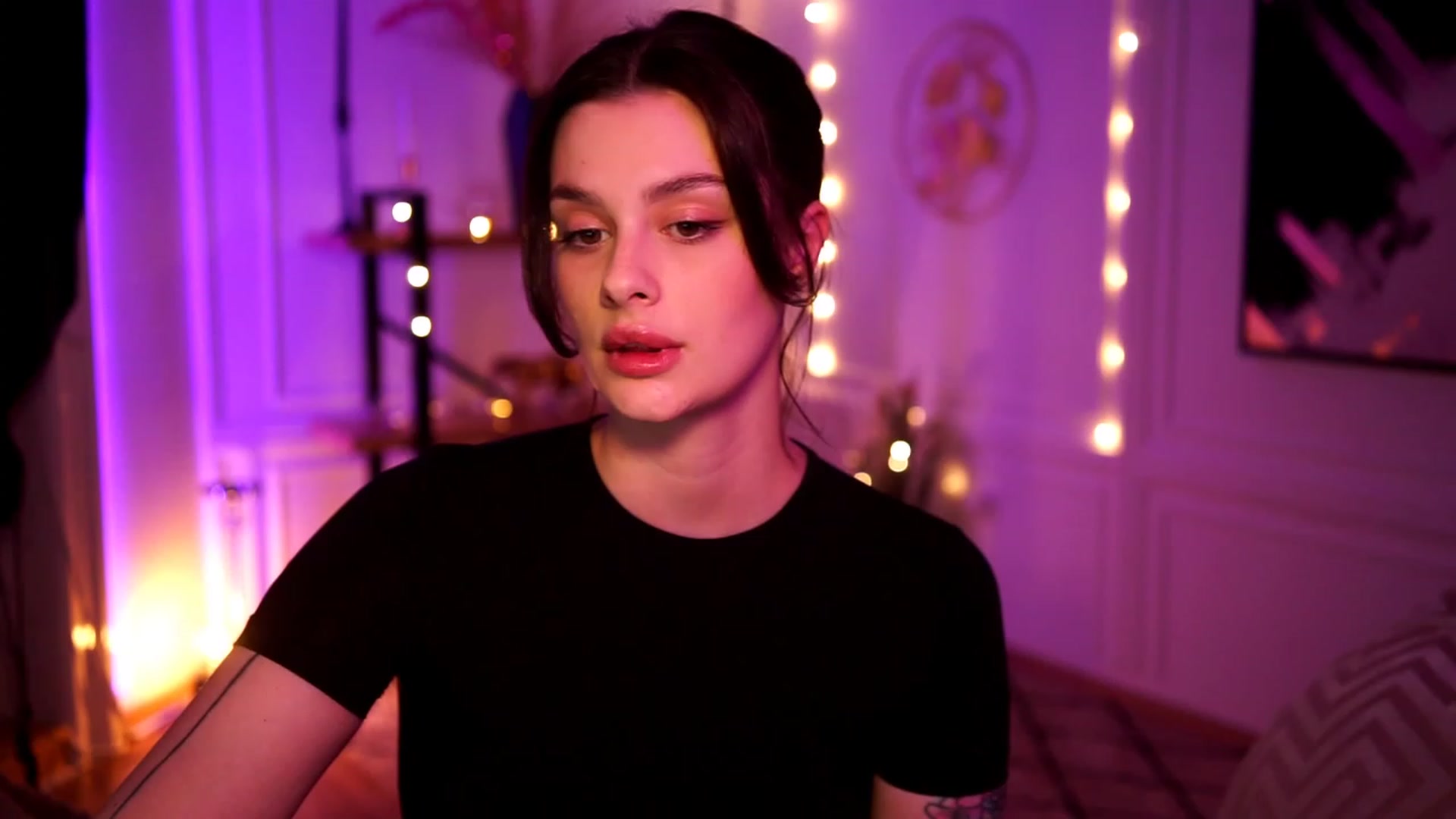 Gallery image thumbnail from lucynutty's myfreecams stream on, 04/17/2023, 17:54 image 1 of 20