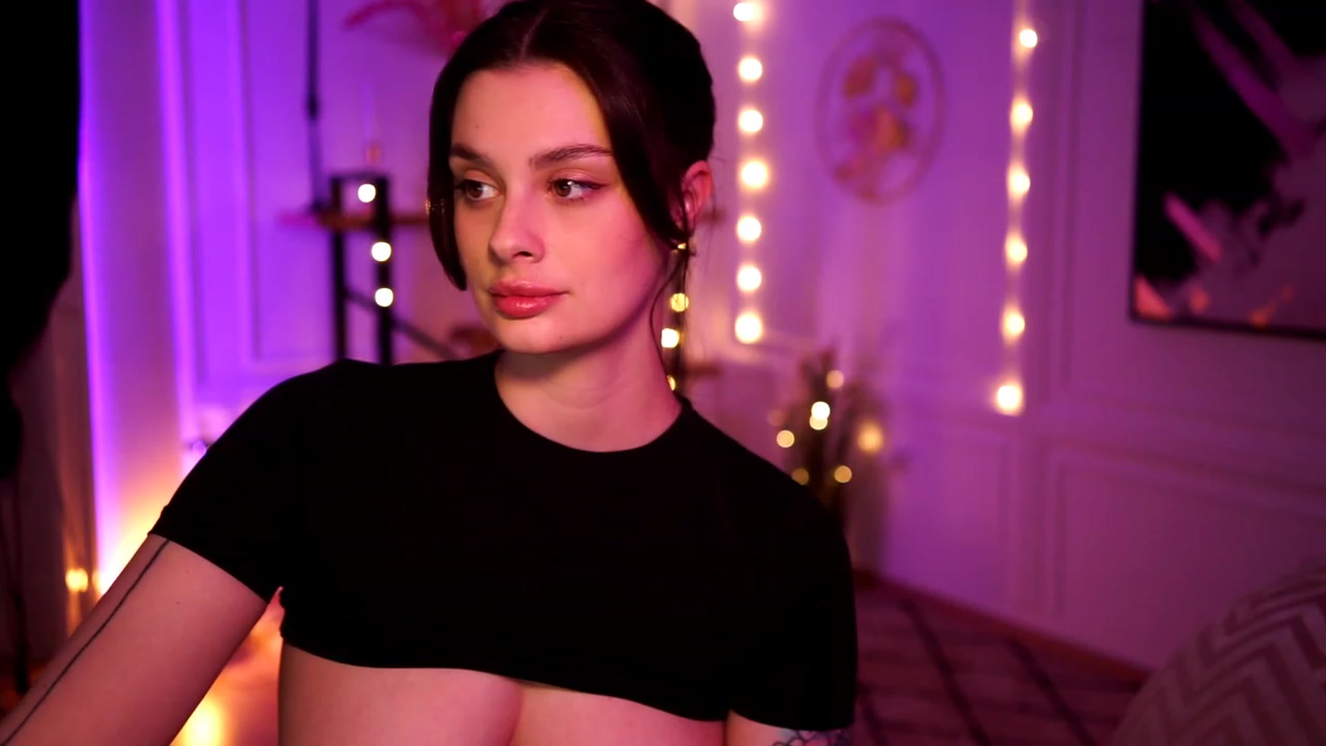 Gallery image thumbnail from lucynutty's myfreecams stream on, 04/17/2023, 17:54 image 14 of 20