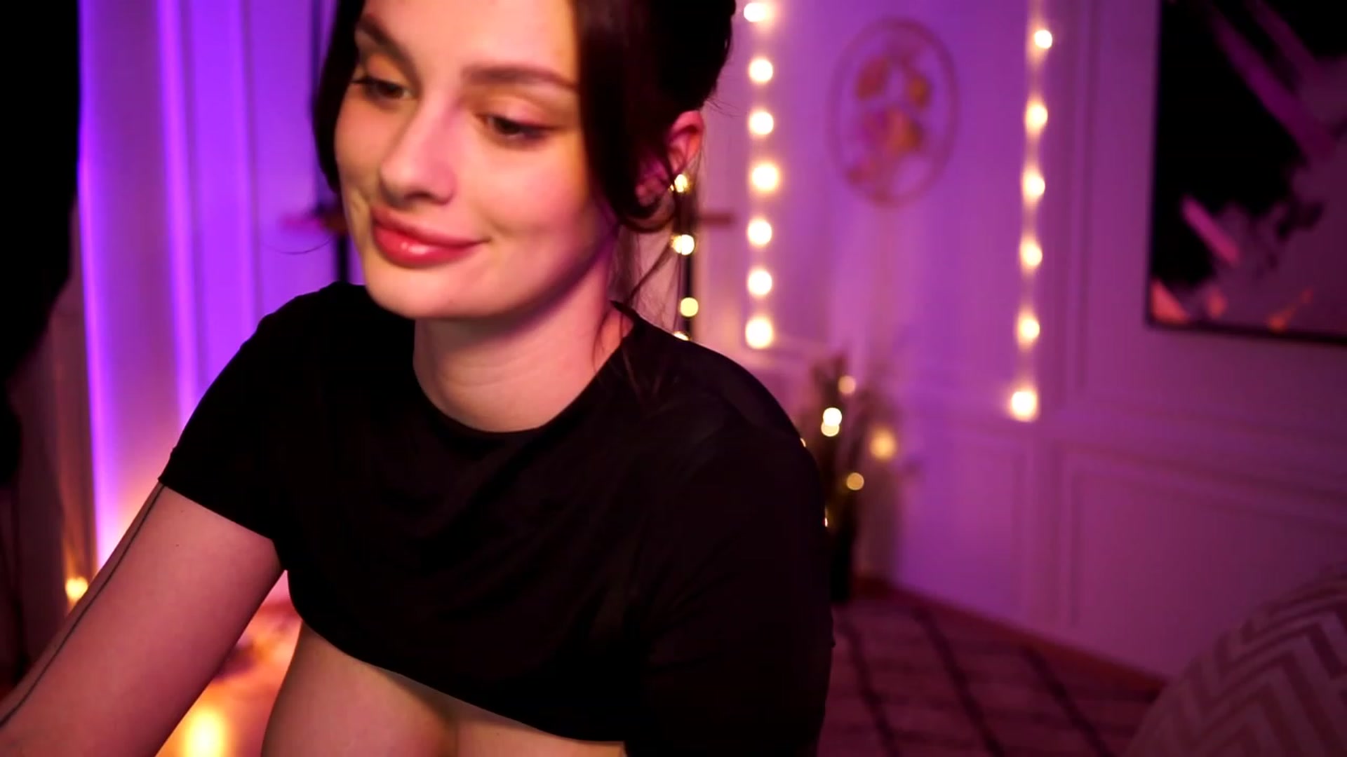 Gallery image thumbnail from lucynutty's myfreecams stream on, 04/17/2023, 17:54 image 17 of 20