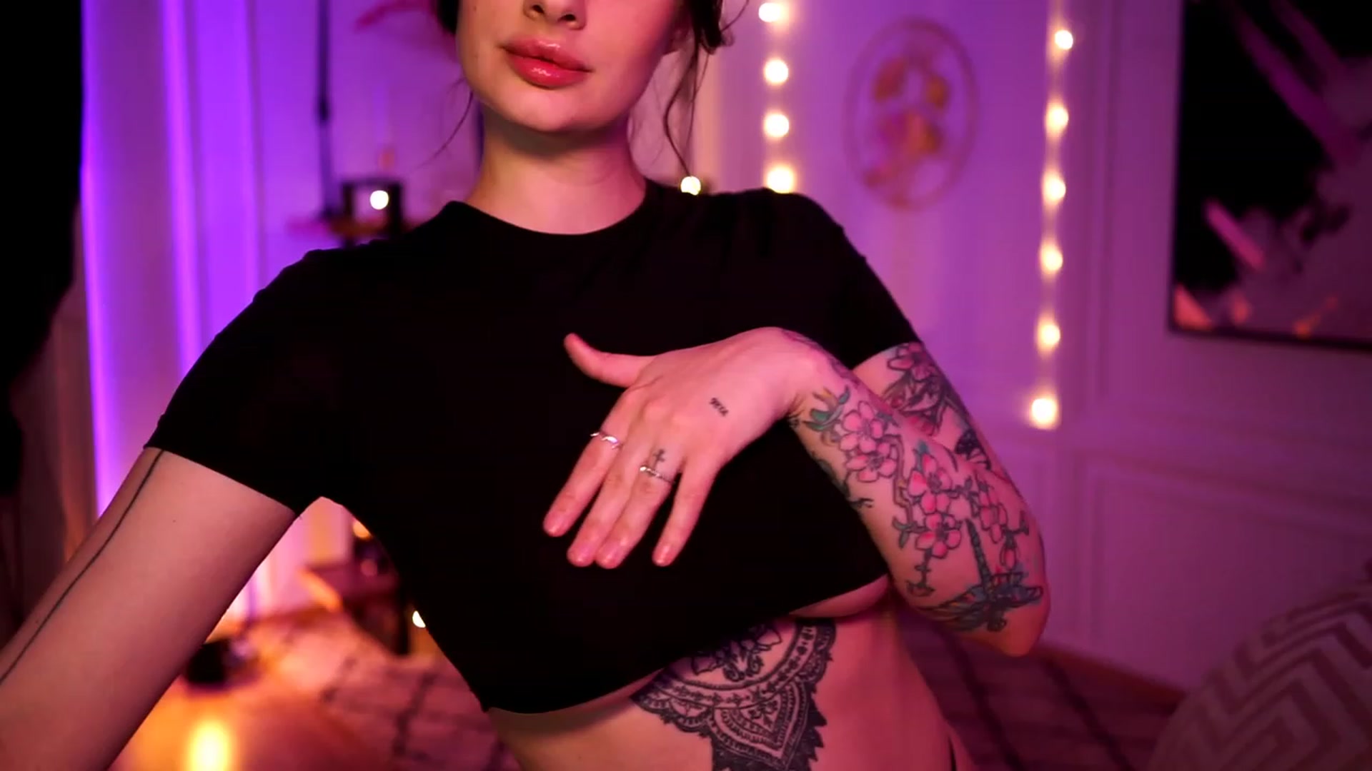 Gallery image thumbnail from lucynutty's myfreecams stream on, 04/17/2023, 17:54 image 5 of 20
