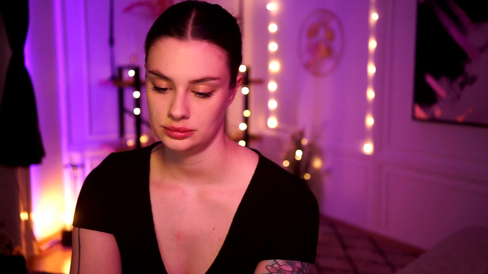 Gallery image thumbnail from lucynutty's myfreecams stream on, 04/18/2023, 17:01 image 19 of 20