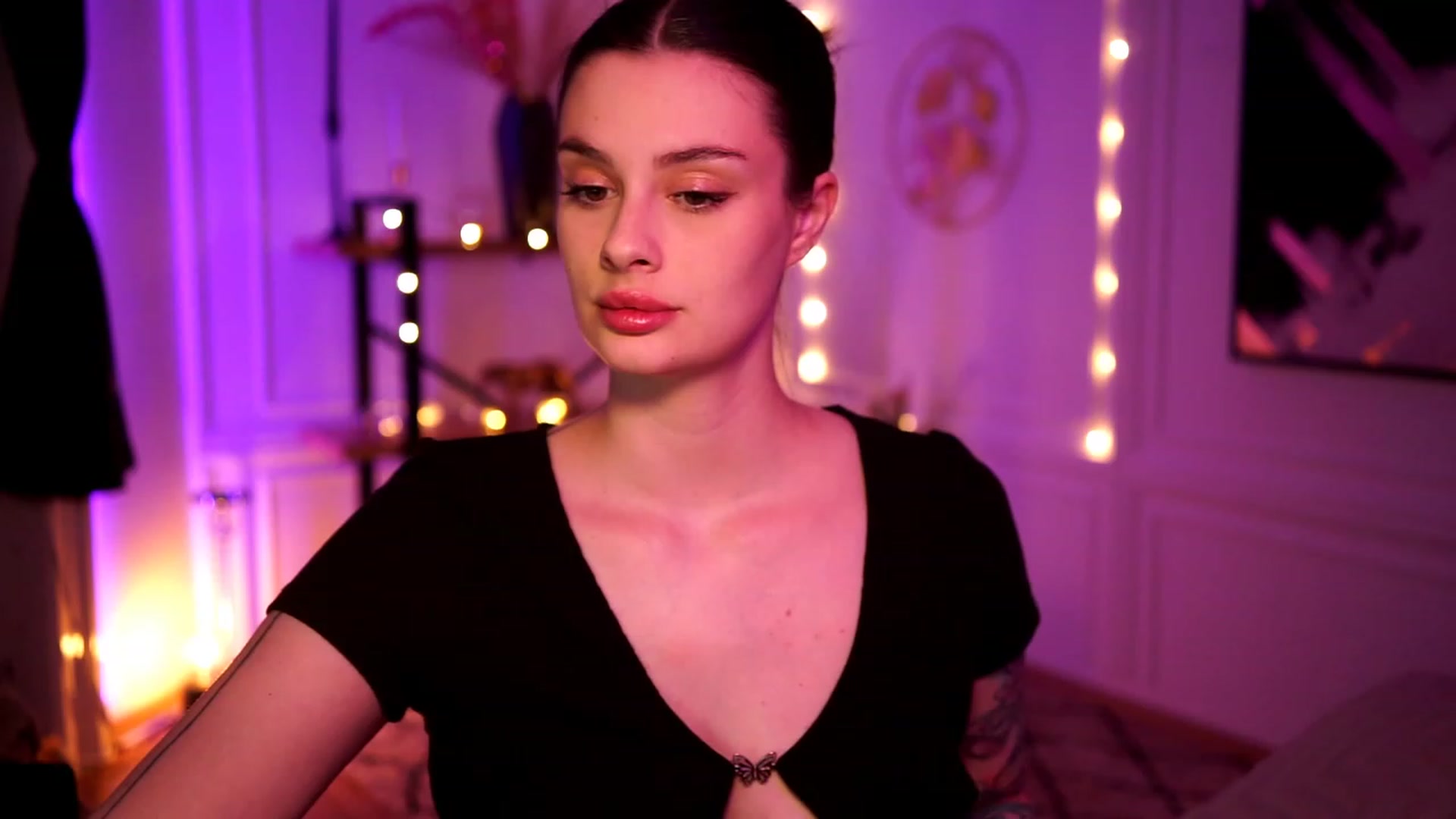 Gallery image thumbnail from lucynutty's myfreecams stream on, 04/18/2023, 17:01 image 4 of 20