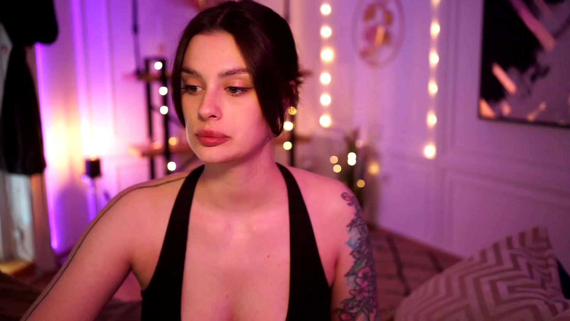Gallery image thumbnail from lucynutty's myfreecams stream on, 04/22/2023, 12:14 image 7 of 20