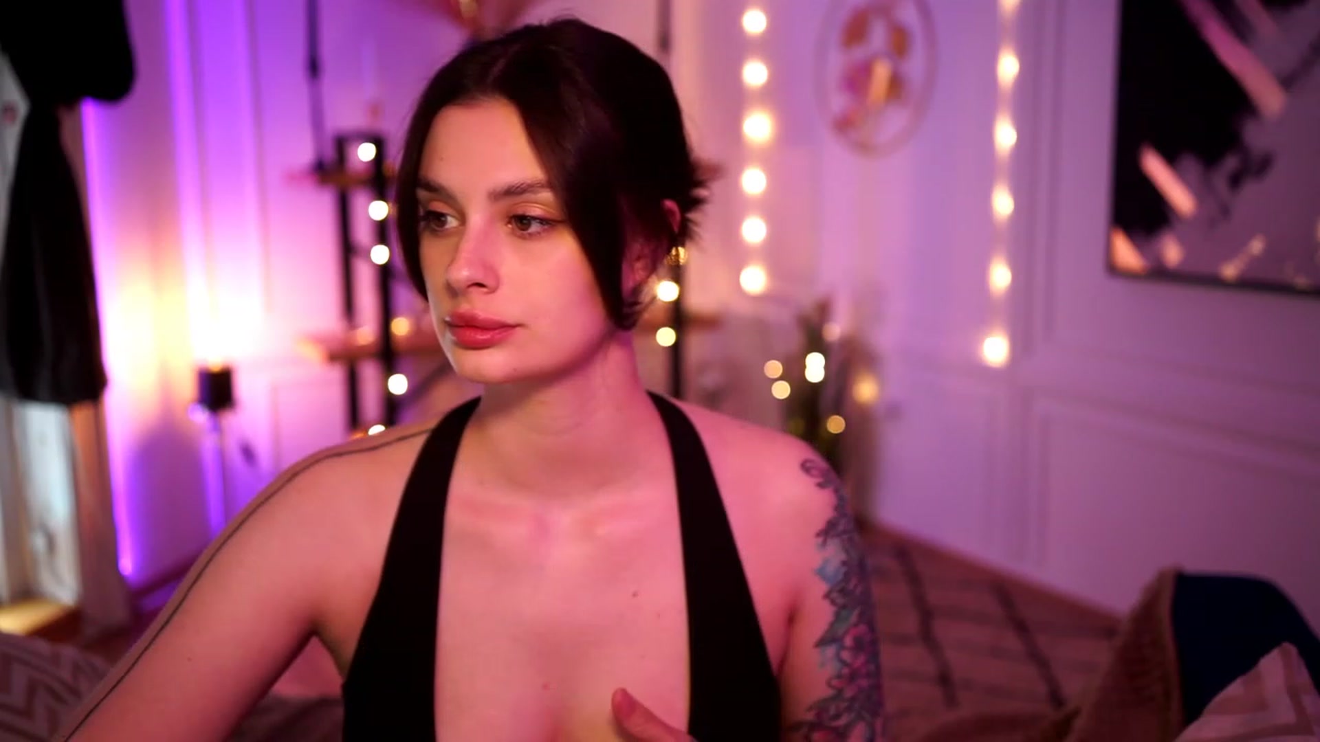 Gallery image thumbnail from lucynutty's myfreecams stream on, 04/22/2023, 12:14 image 18 of 20