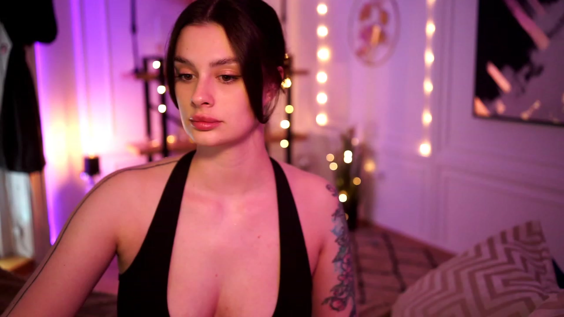 Gallery image thumbnail from lucynutty's myfreecams stream on, 04/22/2023, 12:14 image 4 of 20