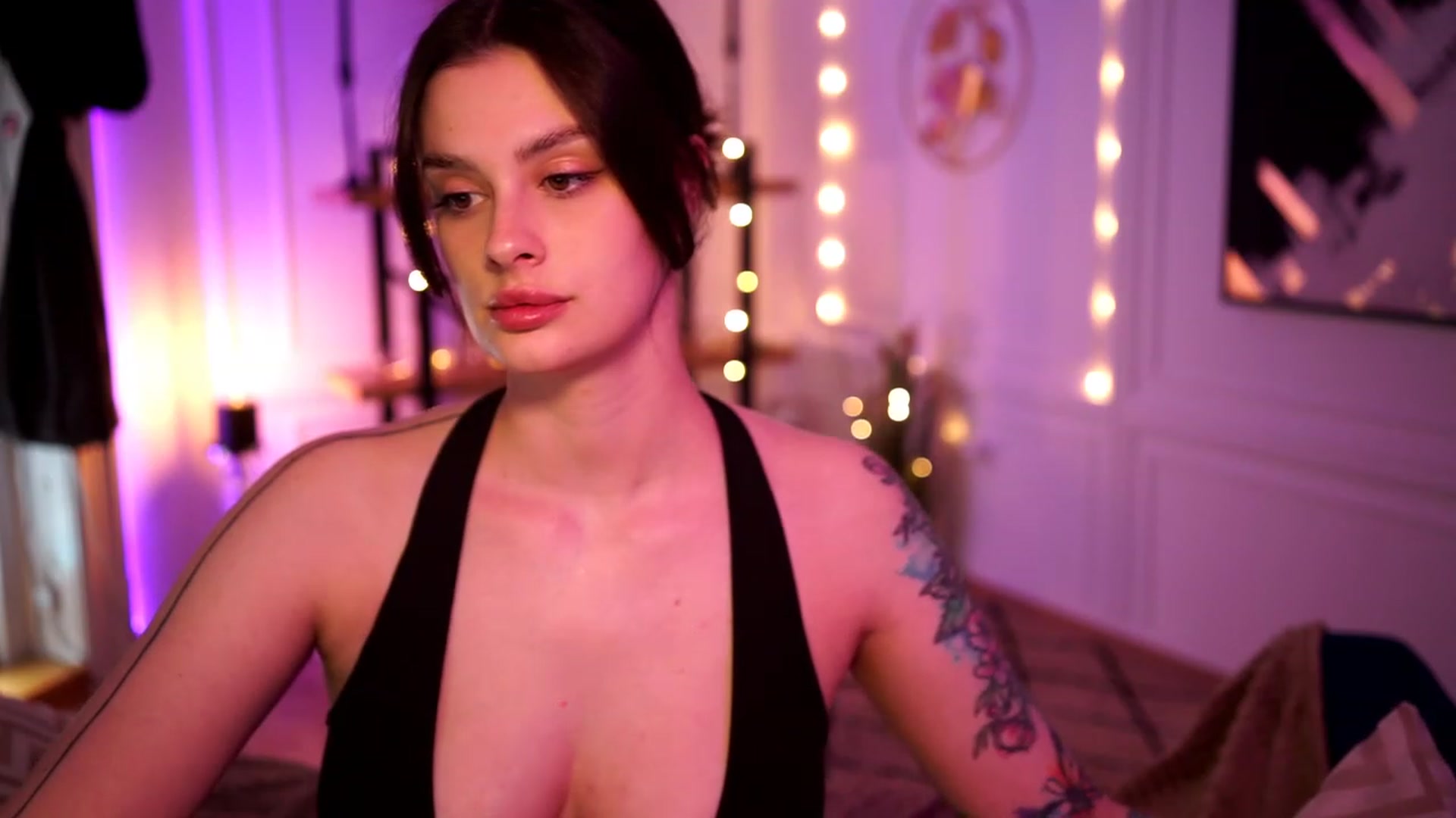 Gallery image thumbnail from lucynutty's myfreecams stream on, 04/22/2023, 12:14 image 13 of 20