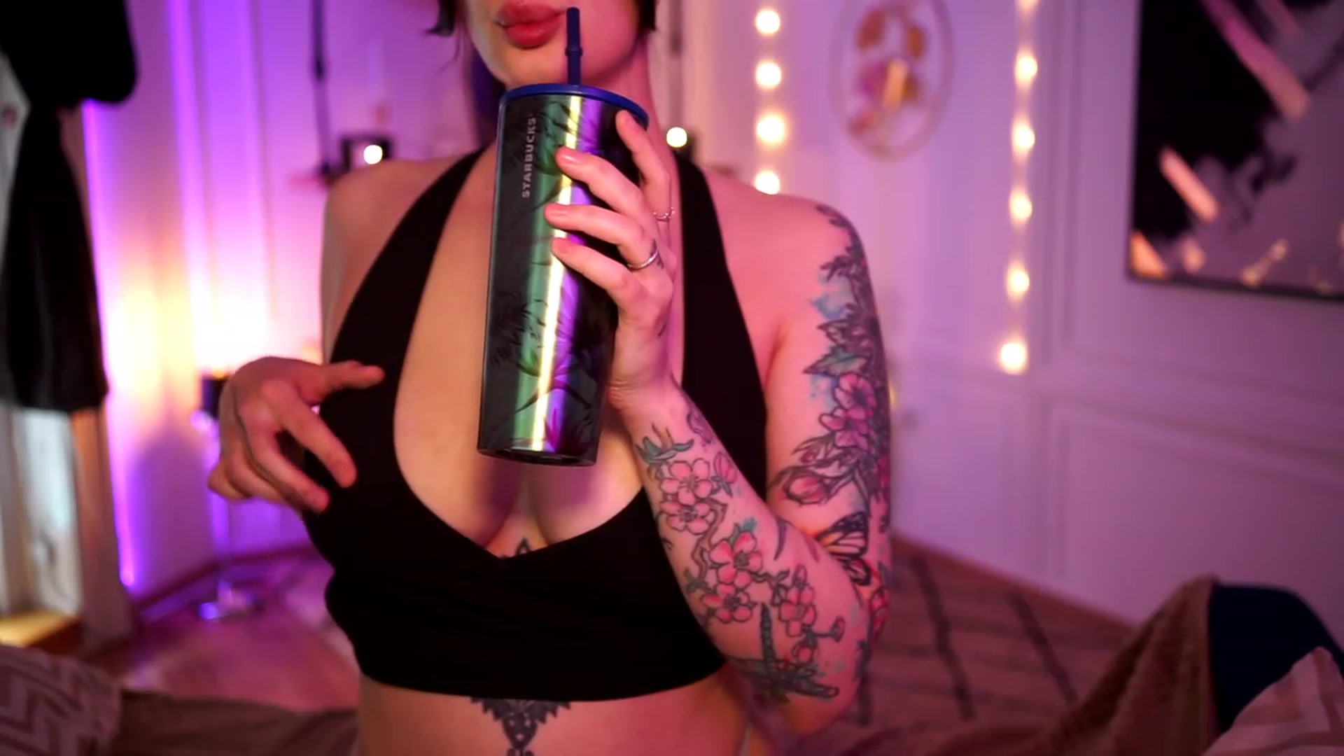 Gallery image thumbnail from lucynutty's myfreecams stream on, 04/22/2023, 12:14 image 15 of 20