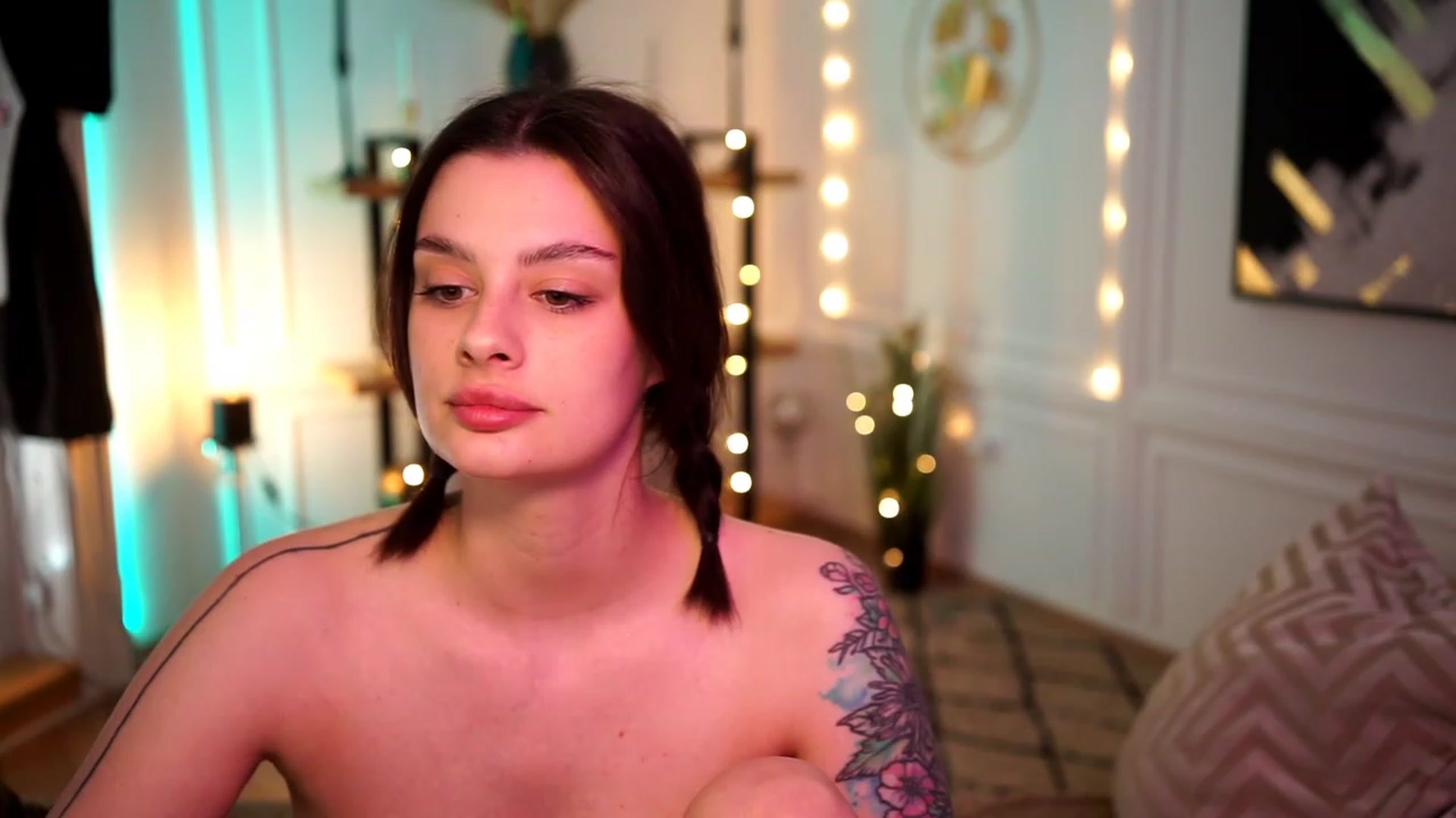 Gallery image thumbnail from lucynutty's myfreecams stream on, 04/23/2023, 11:56 image 12 of 20