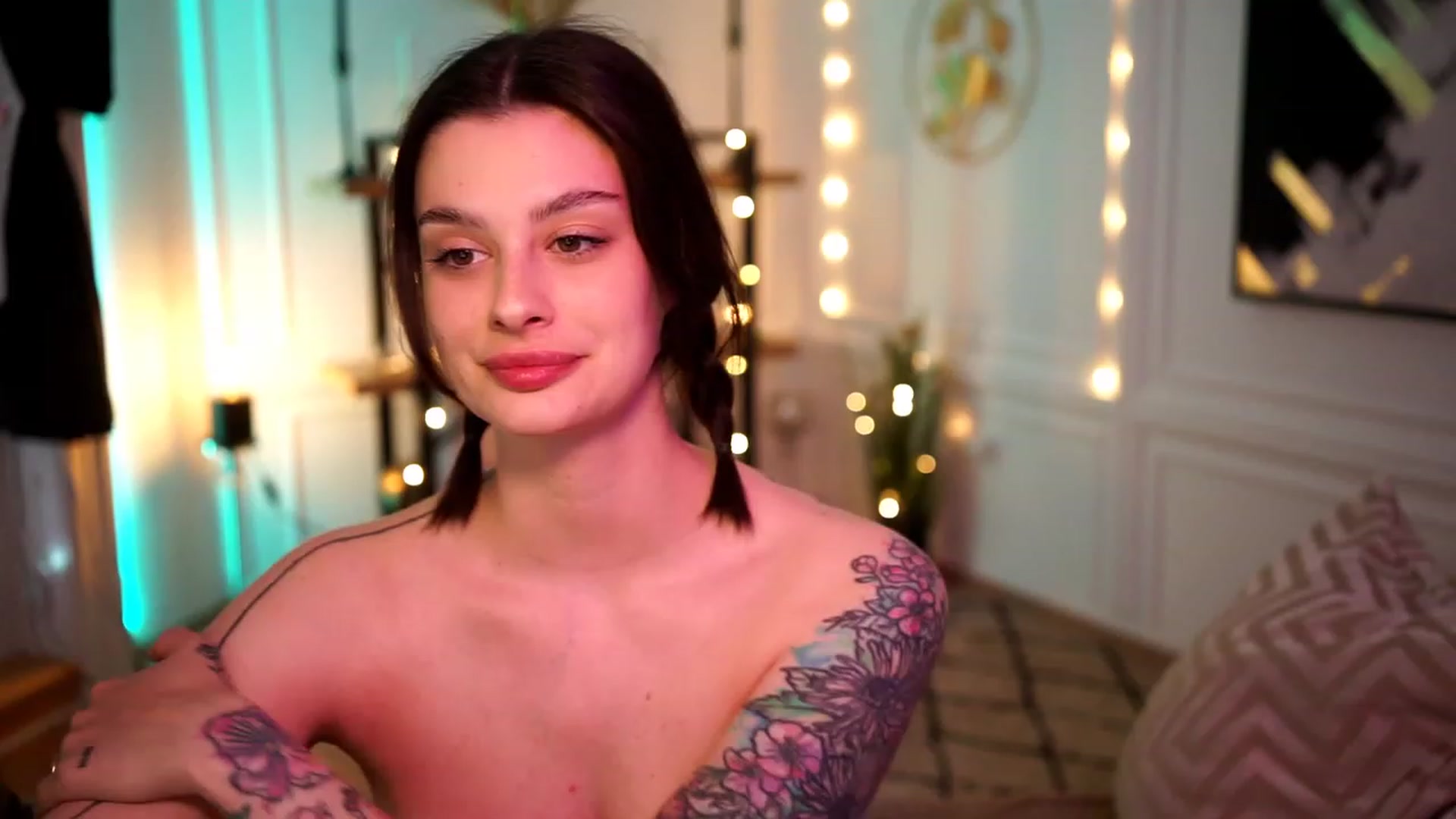 Gallery image thumbnail from lucynutty's myfreecams stream on, 04/23/2023, 11:56 image 7 of 20