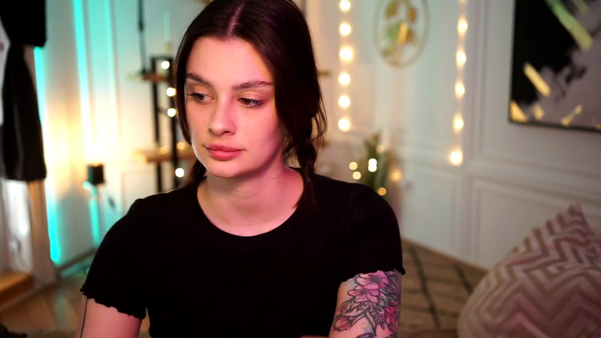 Gallery image thumbnail from lucynutty's myfreecams stream on, 04/23/2023, 11:56 image 18 of 20