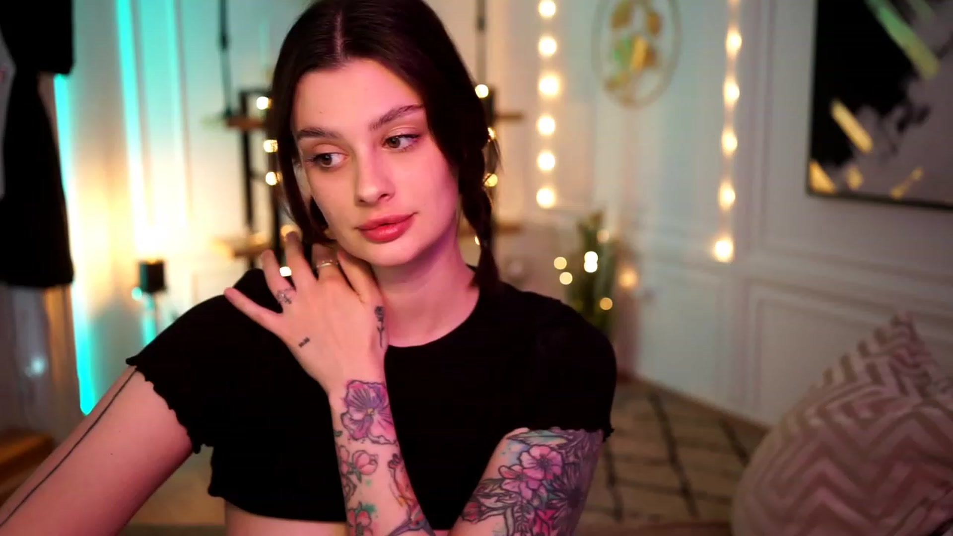 Gallery image thumbnail from lucynutty's myfreecams stream on, 04/23/2023, 11:56 image 2 of 20