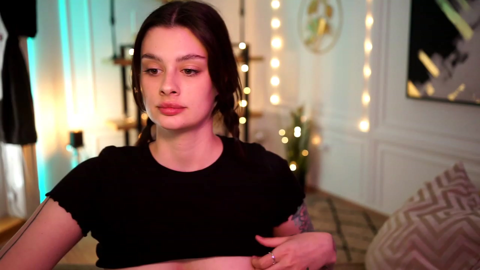 Gallery image thumbnail from lucynutty's myfreecams stream on, 04/23/2023, 14:14 image 1 of 20