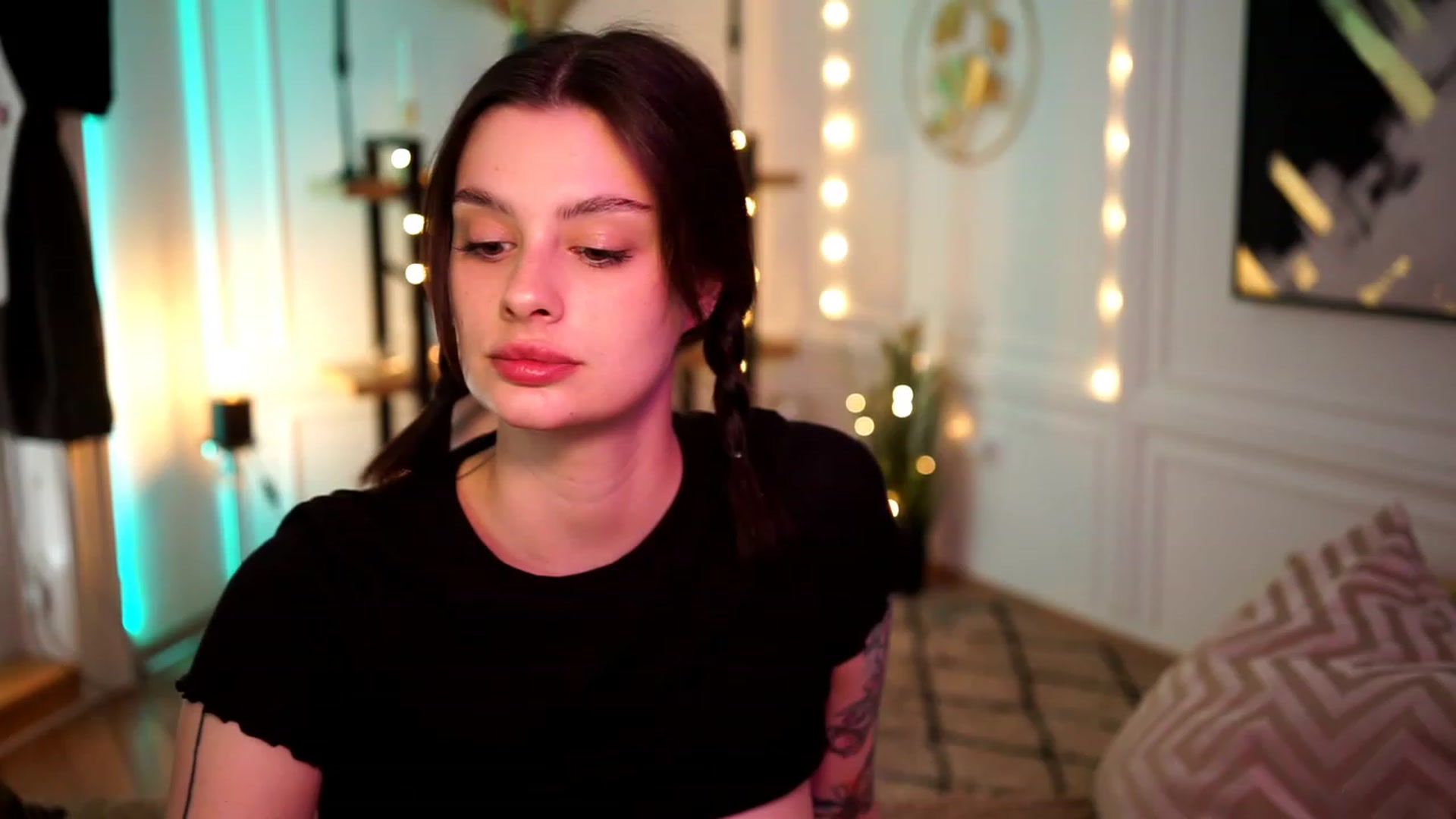Gallery image thumbnail from lucynutty's myfreecams stream on, 04/23/2023, 14:14 image 14 of 20