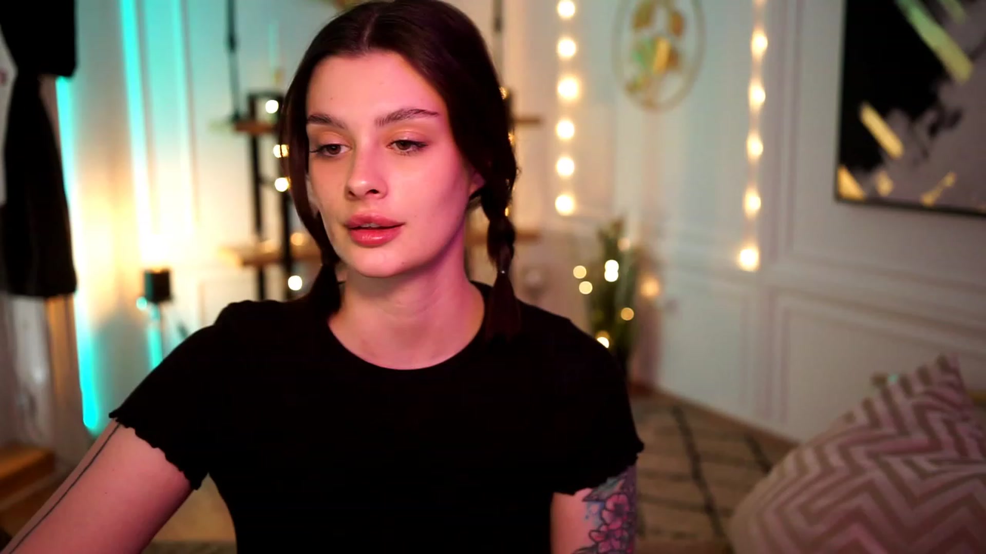 Gallery image thumbnail from lucynutty's myfreecams stream on, 04/23/2023, 14:48 image 16 of 20