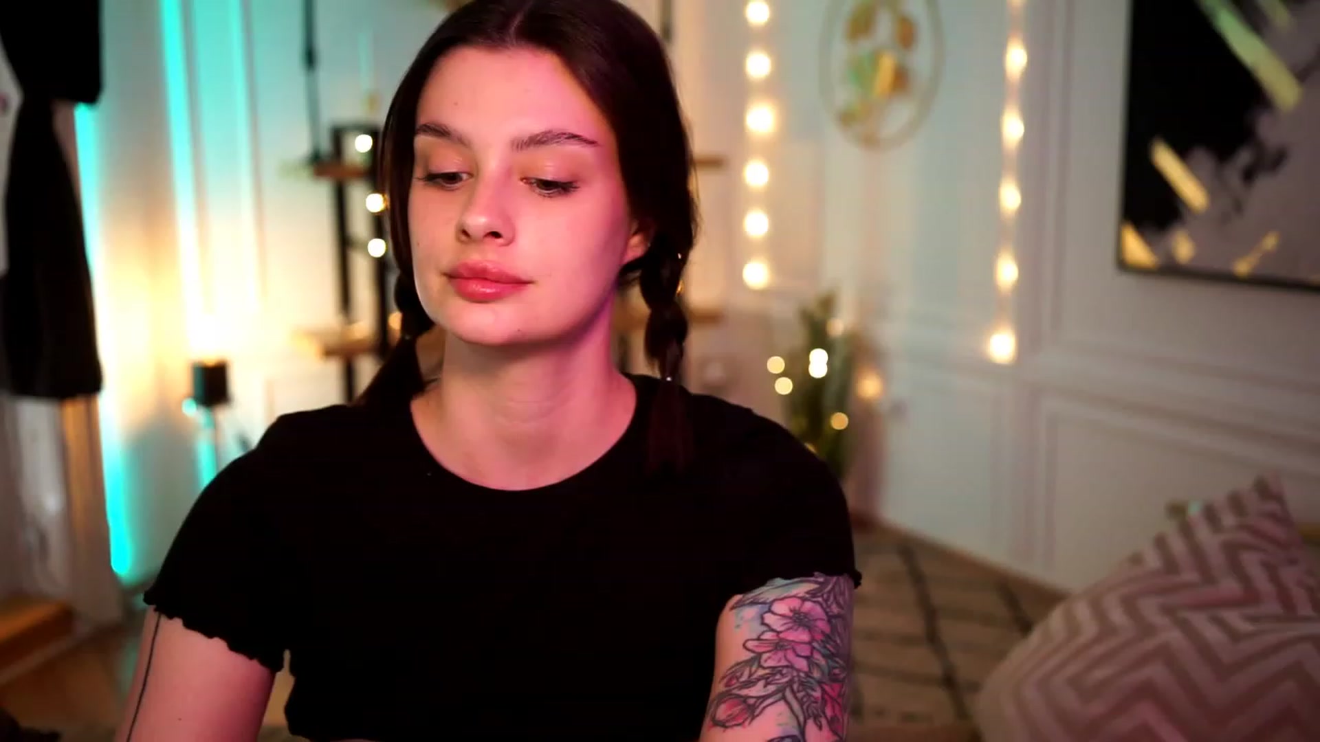 Gallery image thumbnail from lucynutty's myfreecams stream on, 04/23/2023, 14:48 image 18 of 20