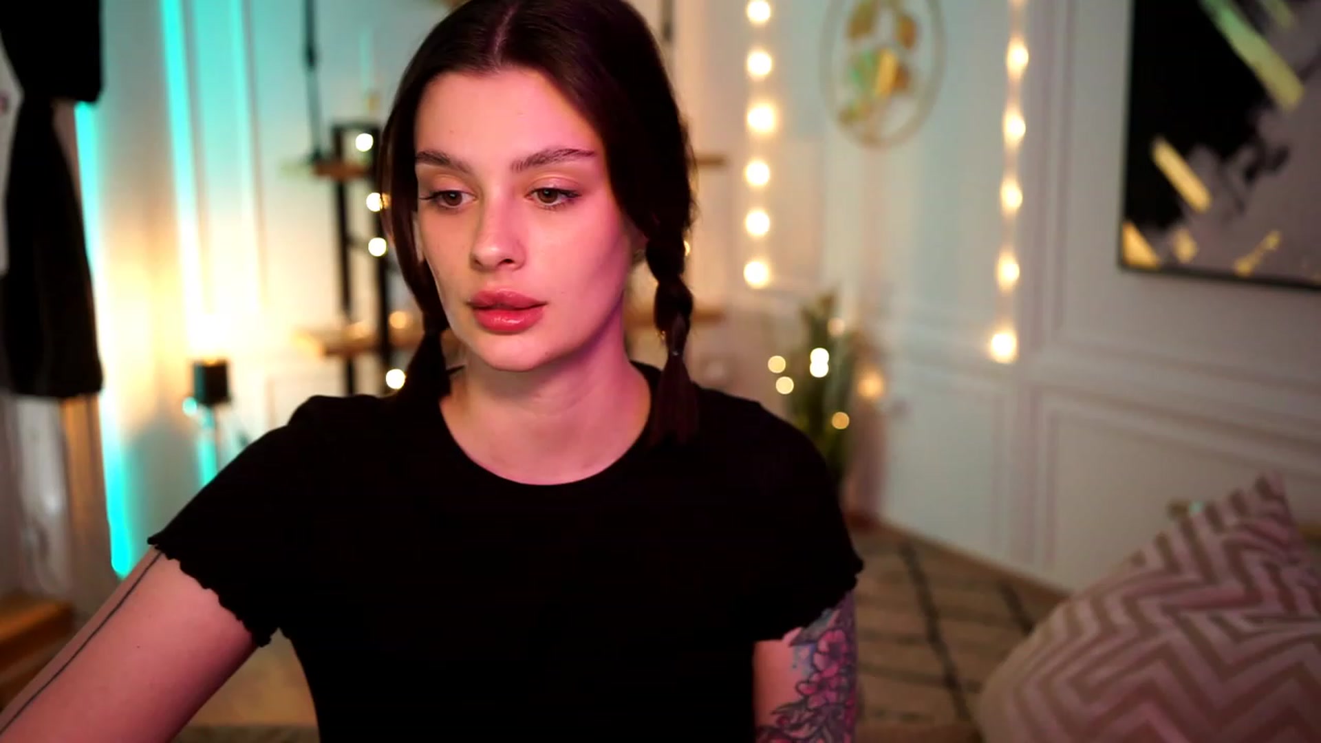 Gallery image thumbnail from lucynutty's myfreecams stream on, 04/23/2023, 14:48 image 15 of 20