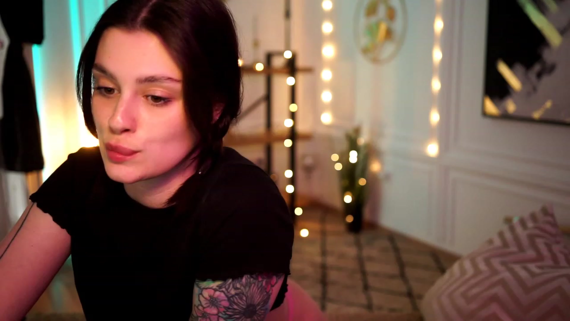 Gallery image thumbnail from lucynutty's myfreecams stream on, 04/23/2023, 14:48 image 13 of 20
