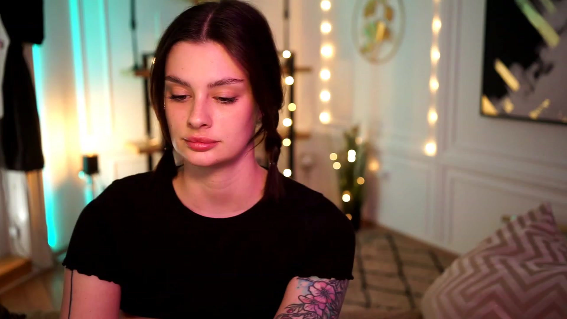 Gallery image thumbnail from lucynutty's myfreecams stream on, 04/23/2023, 14:48 image 4 of 20