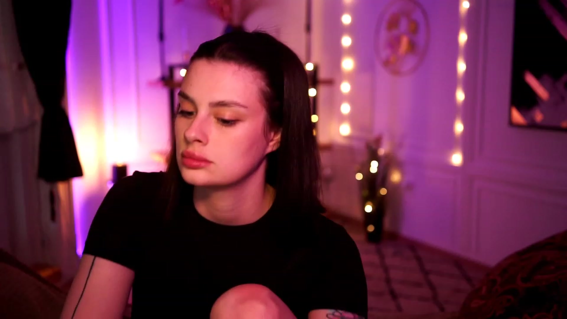 Gallery image thumbnail from lucynutty's myfreecams stream on, 04/25/2023, 17:04 image 15 of 20