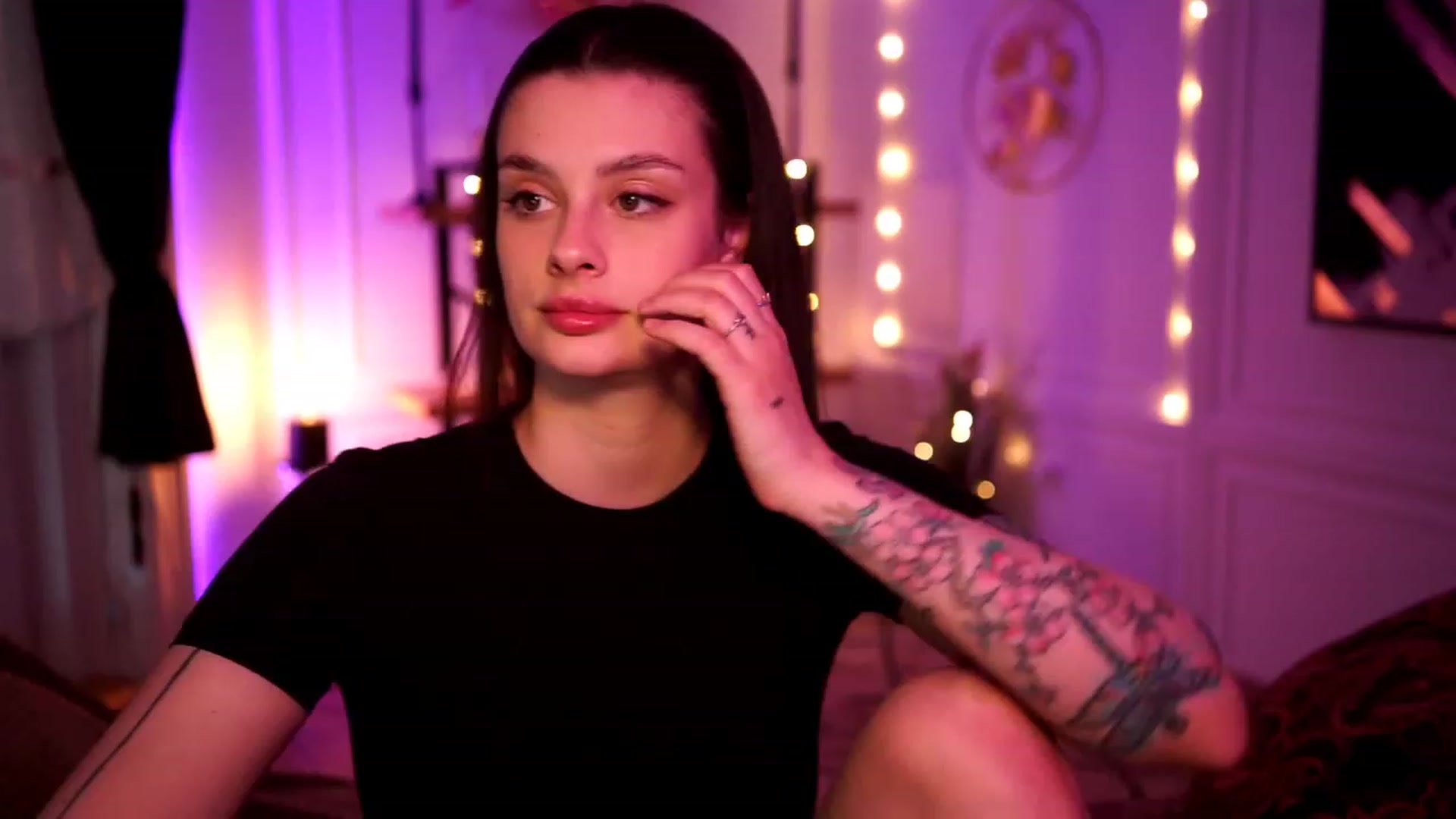 Gallery image thumbnail from lucynutty's myfreecams stream on, 04/25/2023, 17:04 image 1 of 20