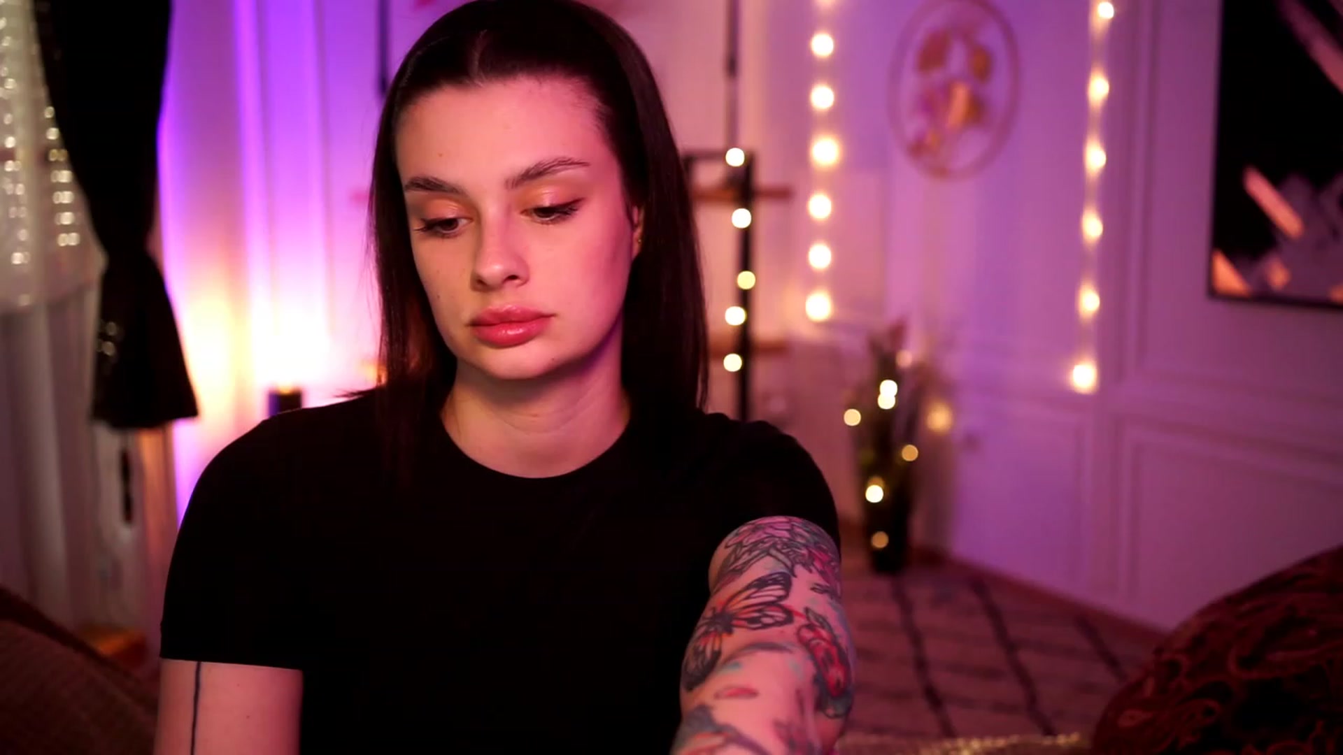 Gallery image thumbnail from lucynutty's myfreecams stream on, 04/25/2023, 17:04 image 10 of 20