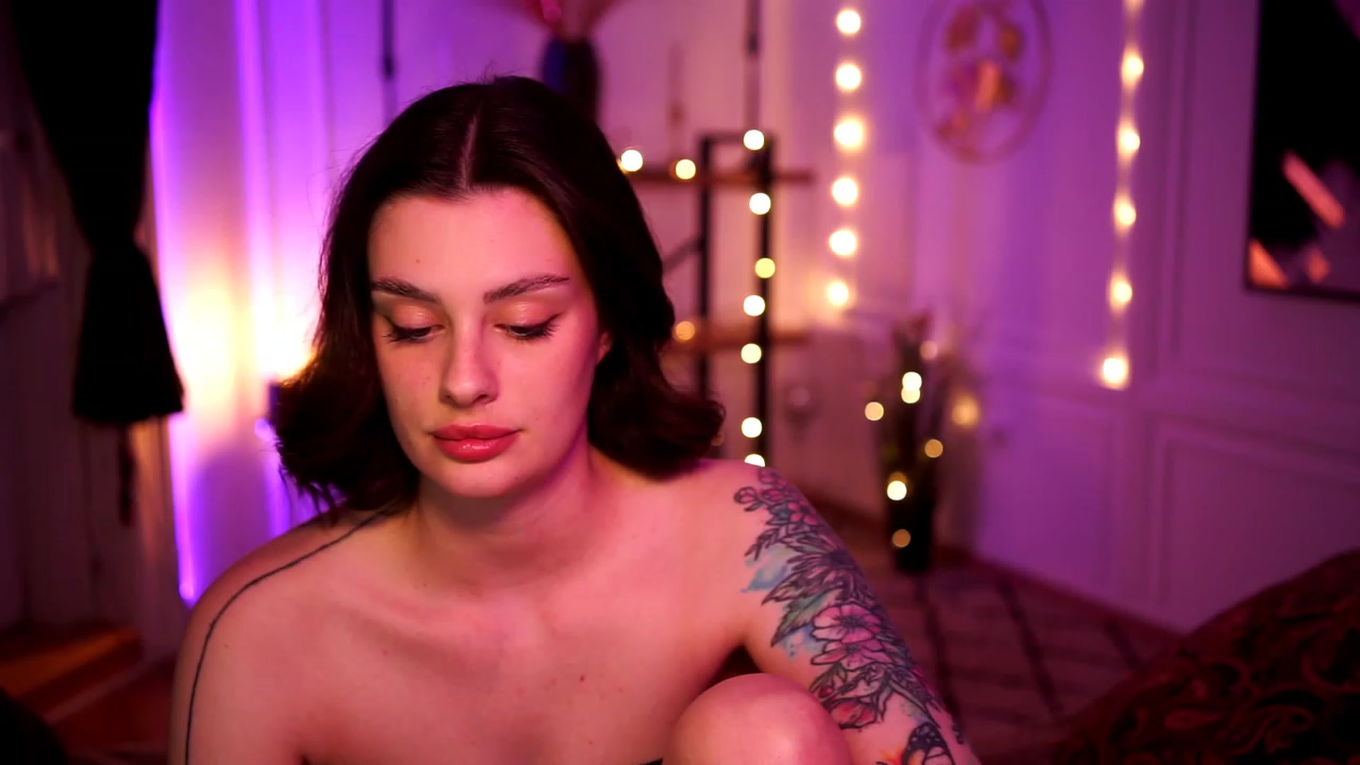 Gallery image thumbnail from lucynutty's myfreecams stream on, 04/27/2023, 19:04 image 20 of 20