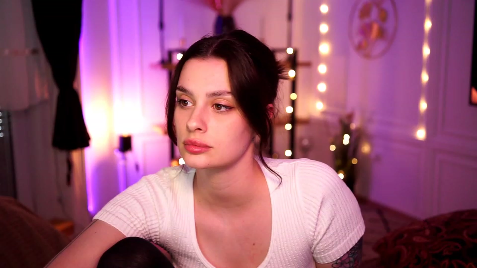 Gallery image thumbnail from lucynutty's myfreecams stream on, 04/28/2023, 13:14 image 11 of 20