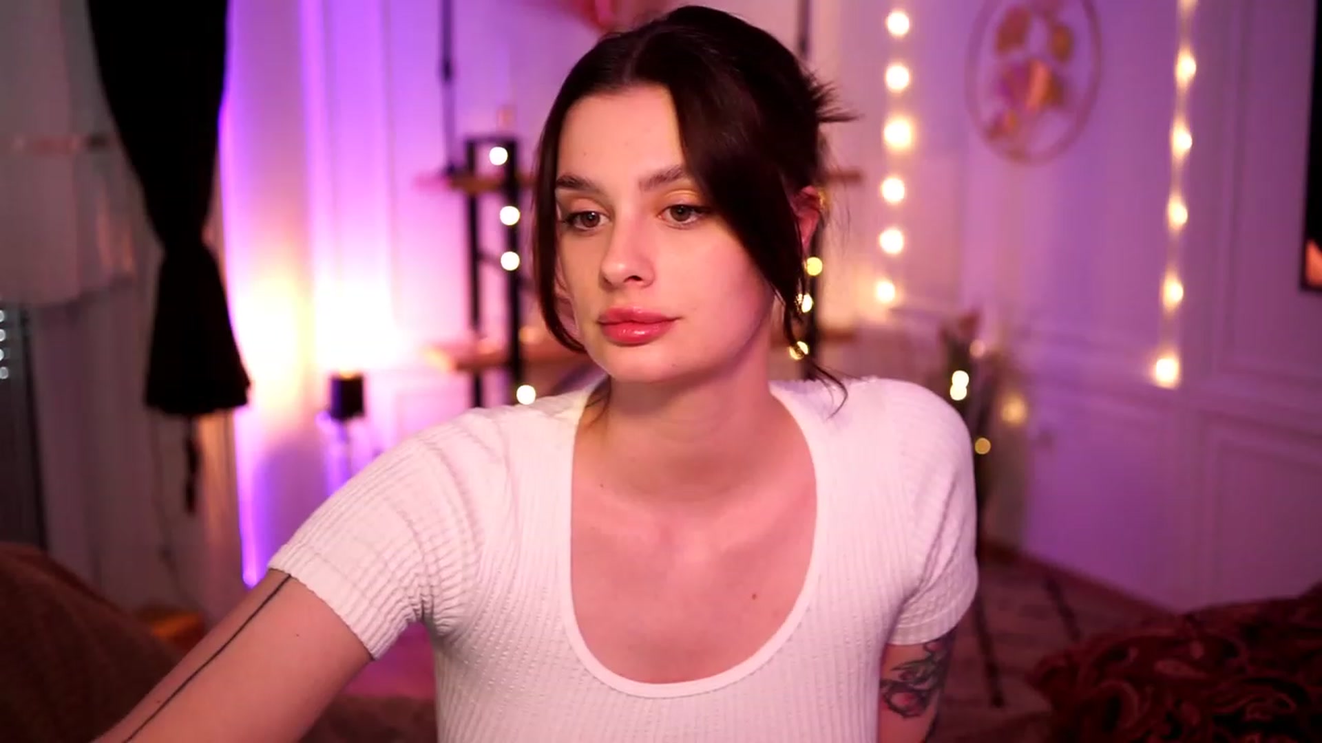 Gallery image thumbnail from lucynutty's myfreecams stream on, 04/28/2023, 13:14 image 20 of 20