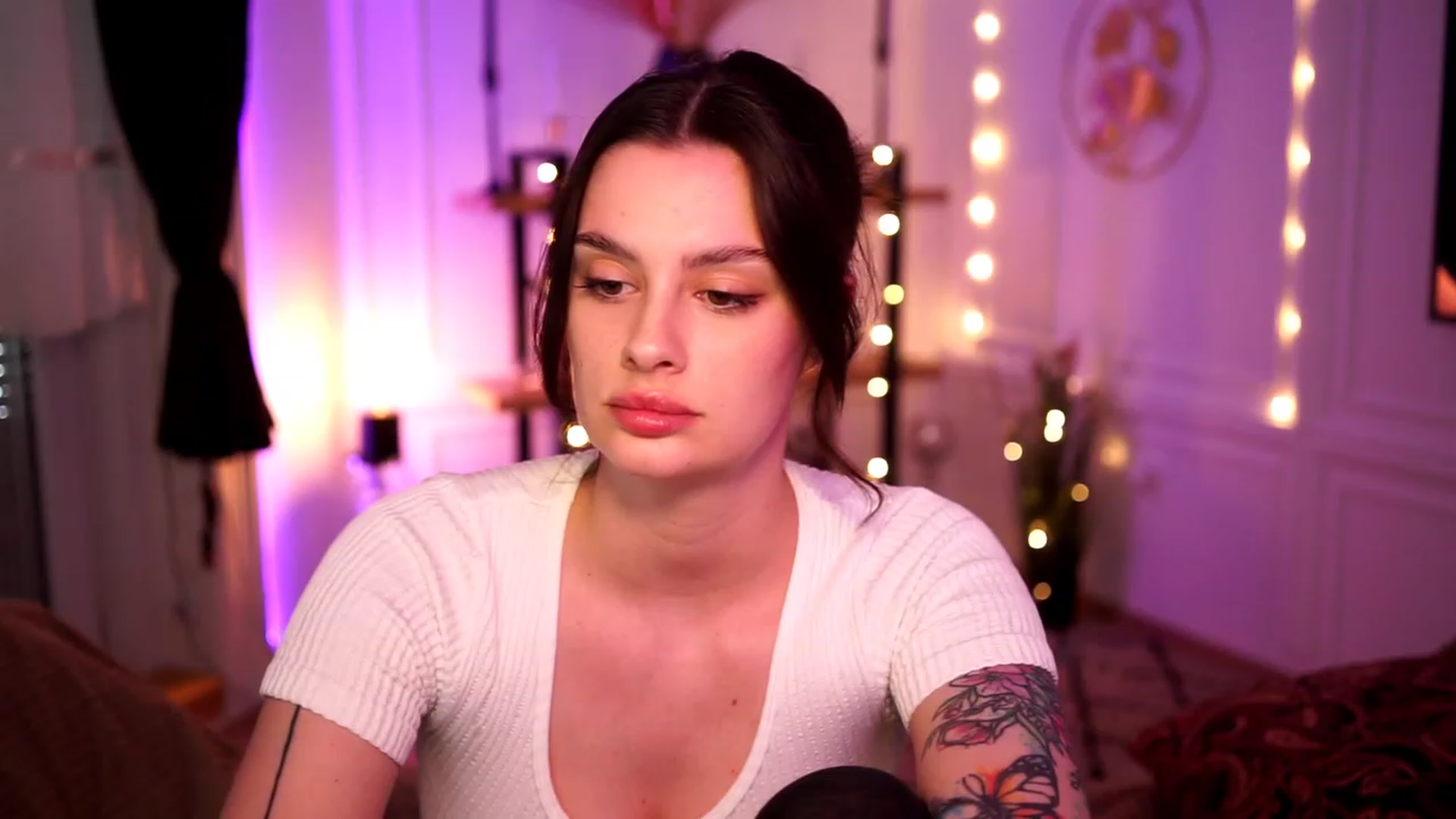 Gallery image thumbnail from lucynutty's myfreecams stream on, 04/28/2023, 14:31 image 4 of 20