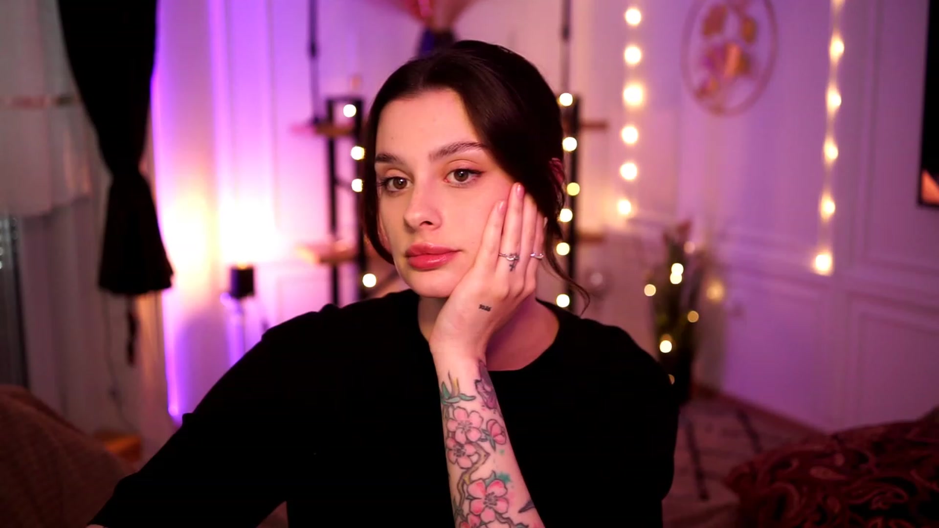 Gallery image thumbnail from lucynutty's myfreecams stream on, 04/28/2023, 14:31 image 15 of 20