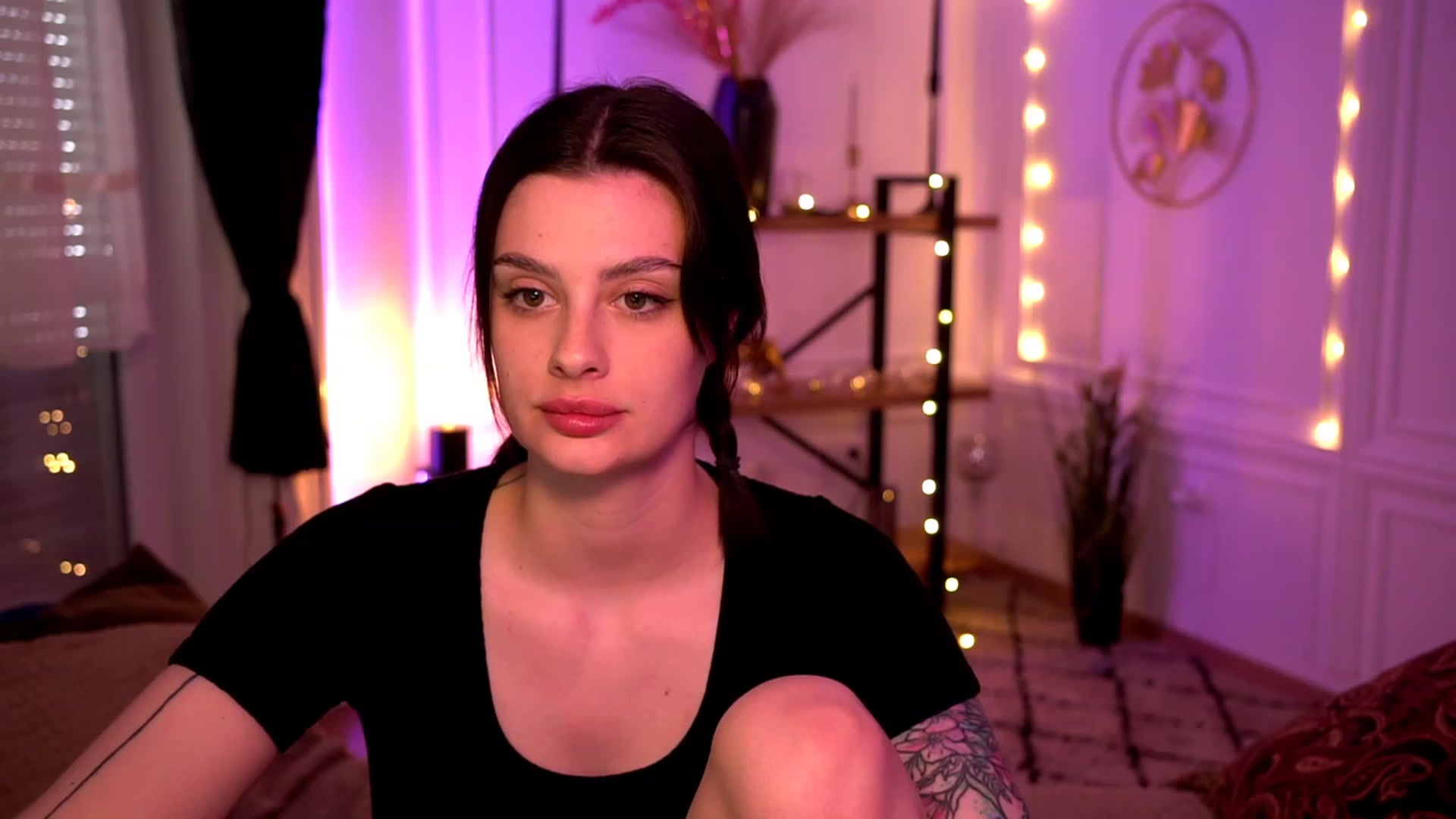 Gallery image thumbnail from lucynutty's myfreecams stream on, 04/30/2023, 10:48 image 8 of 20