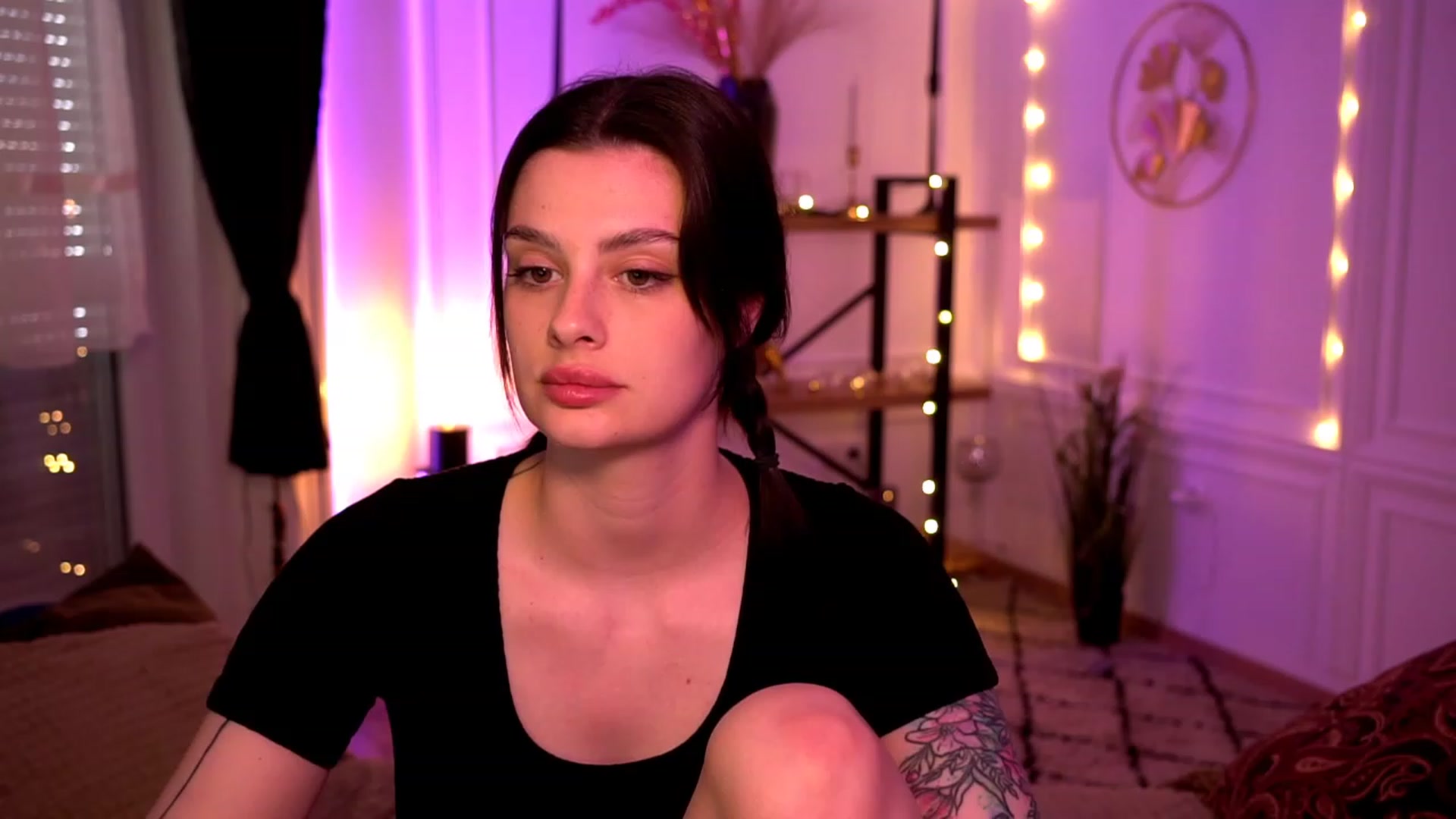 Gallery image thumbnail from lucynutty's myfreecams stream on, 04/30/2023, 10:48 image 7 of 20