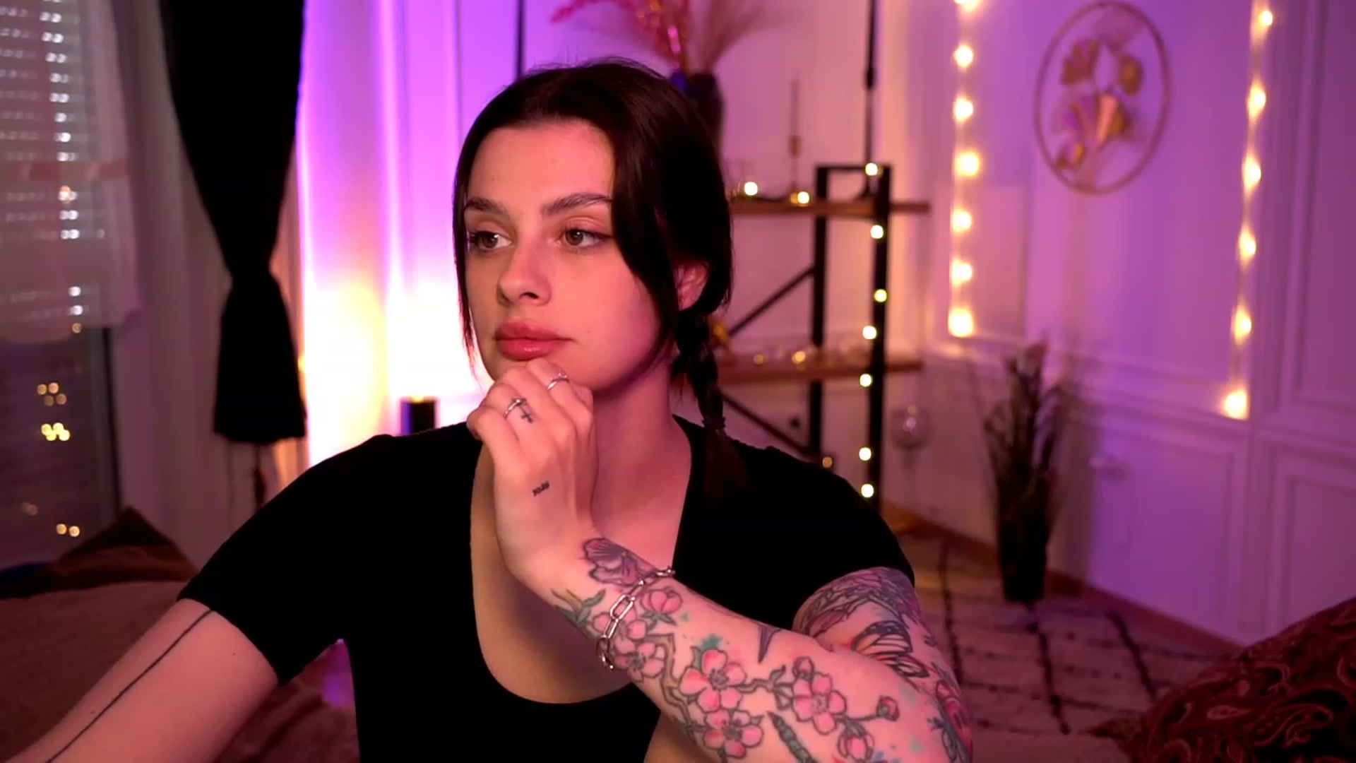 Gallery image thumbnail from lucynutty's myfreecams stream on, 04/30/2023, 10:48 image 9 of 20