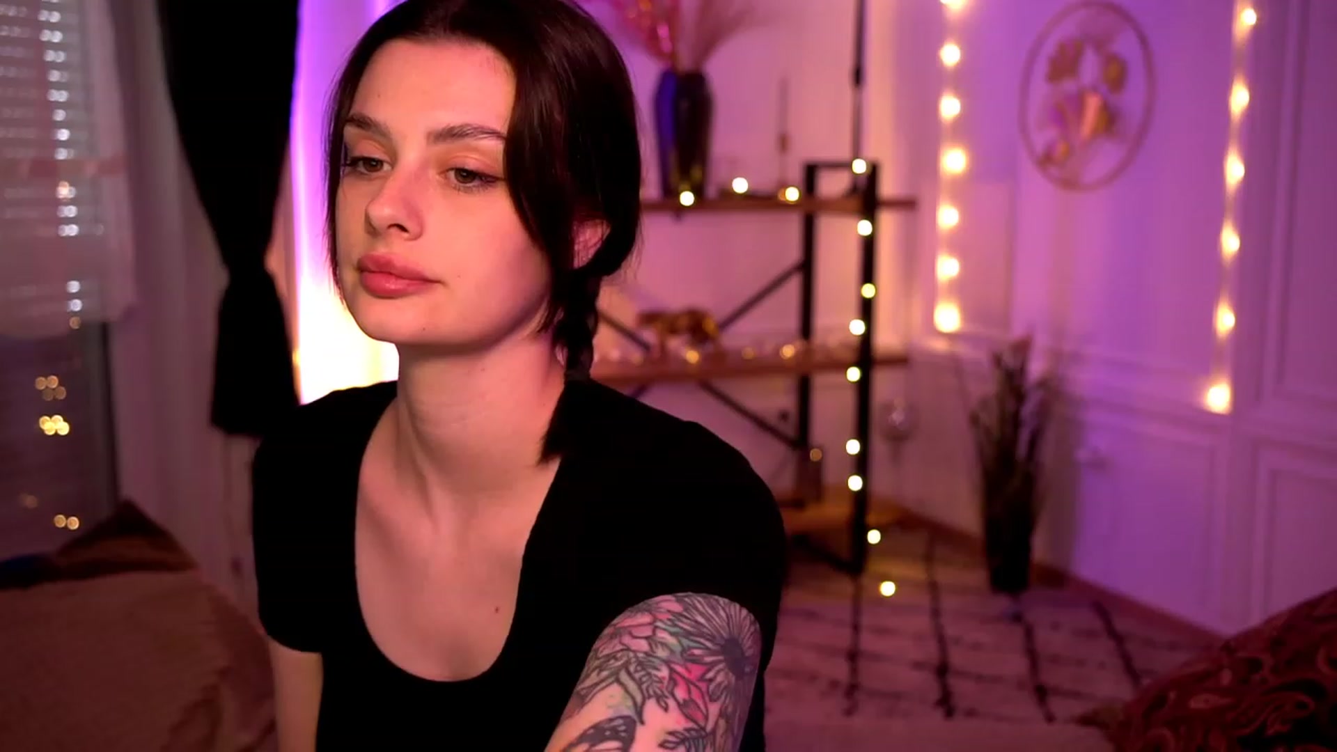 Gallery image thumbnail from lucynutty's myfreecams stream on, 04/30/2023, 10:48 image 16 of 20
