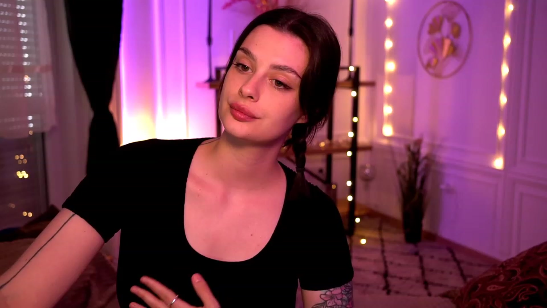 Gallery image thumbnail from lucynutty's myfreecams stream on, 04/30/2023, 10:48 image 10 of 20