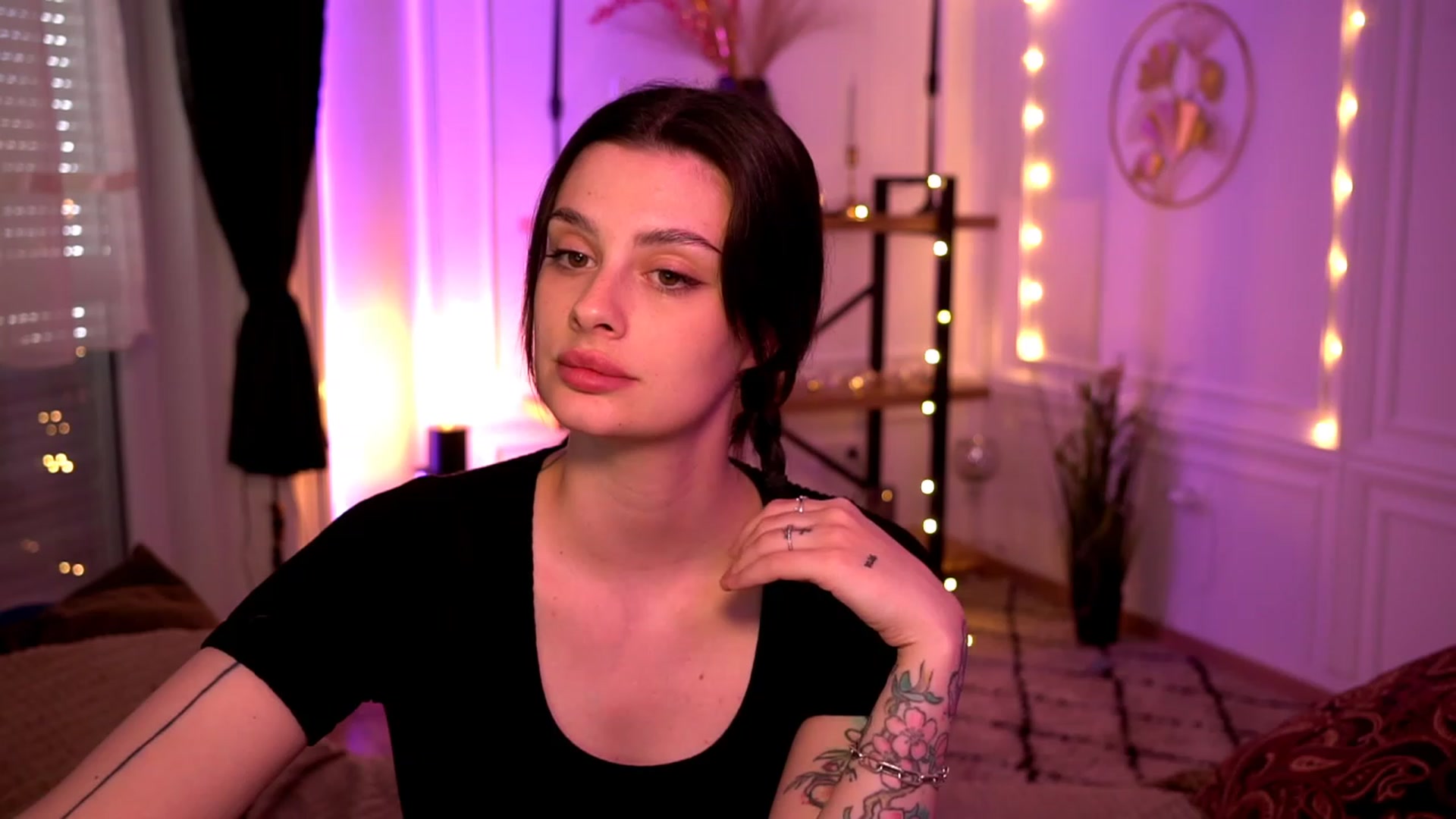 Gallery image thumbnail from lucynutty's myfreecams stream on, 04/30/2023, 12:33 image 7 of 20