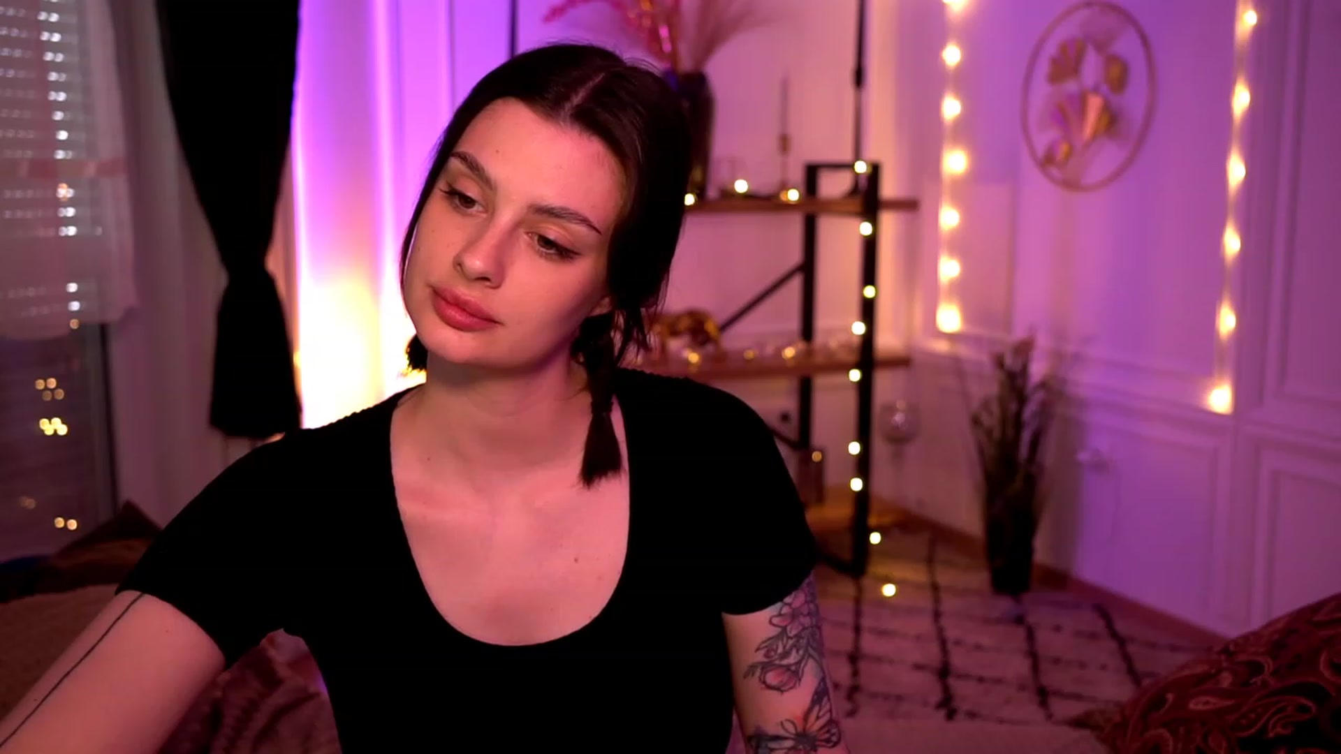 Gallery image thumbnail from lucynutty's myfreecams stream on, 04/30/2023, 12:33 image 3 of 20