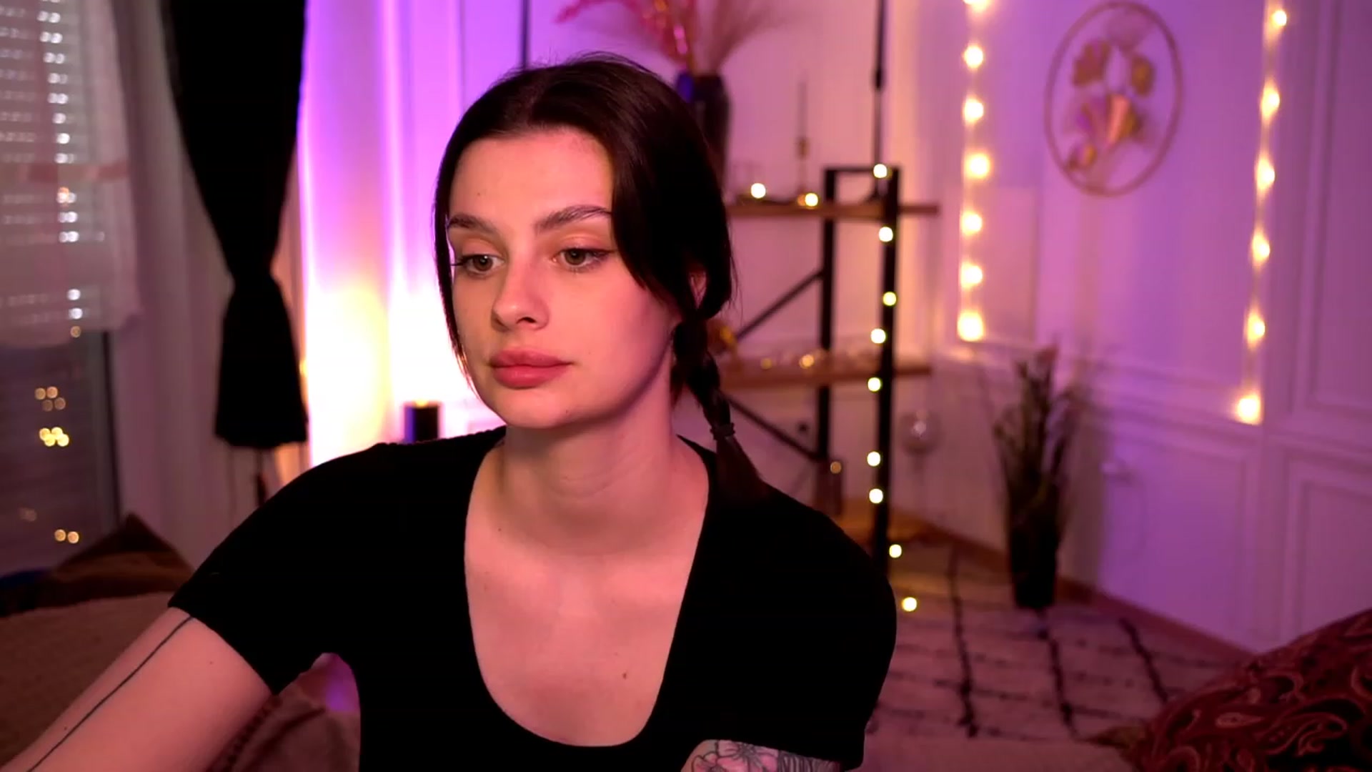 Gallery image thumbnail from lucynutty's myfreecams stream on, 04/30/2023, 12:33 image 4 of 20