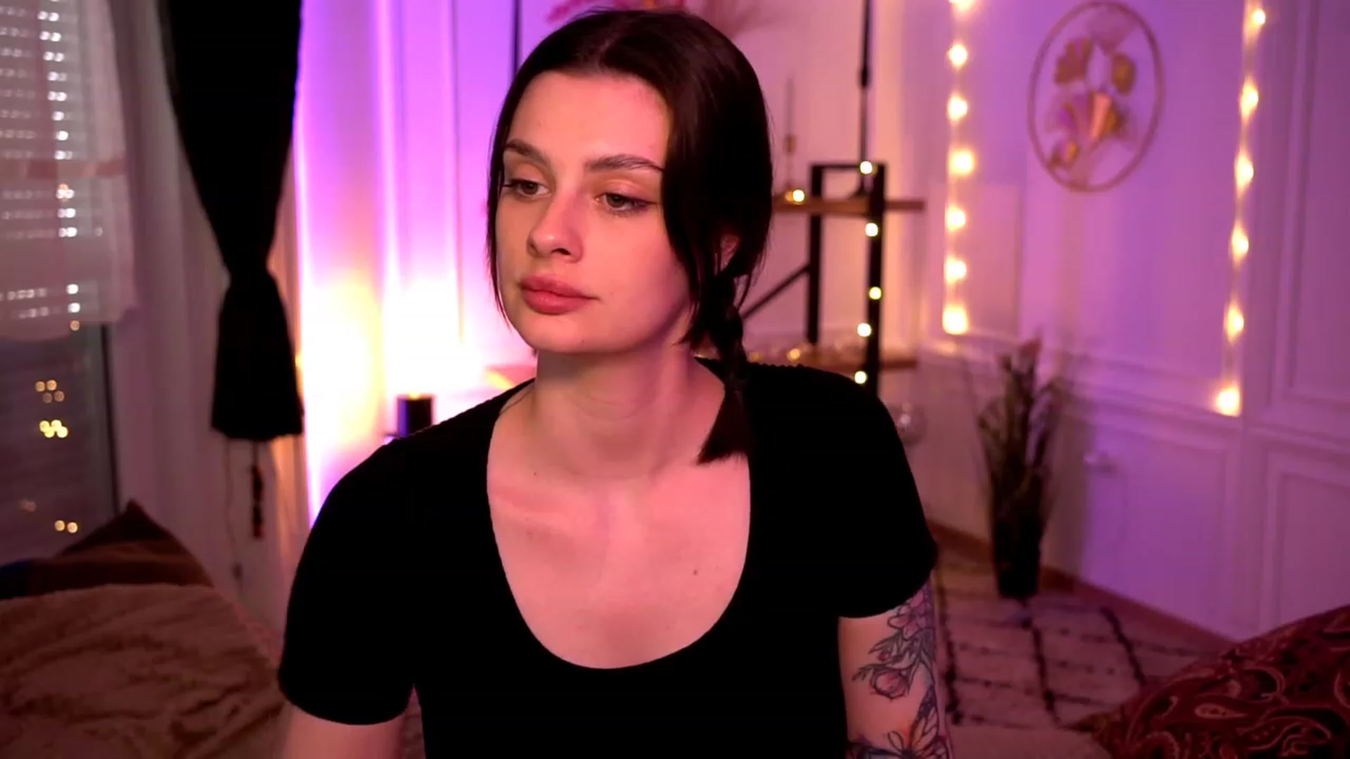 Gallery image thumbnail from lucynutty's myfreecams stream on, 04/30/2023, 12:33 image 8 of 20
