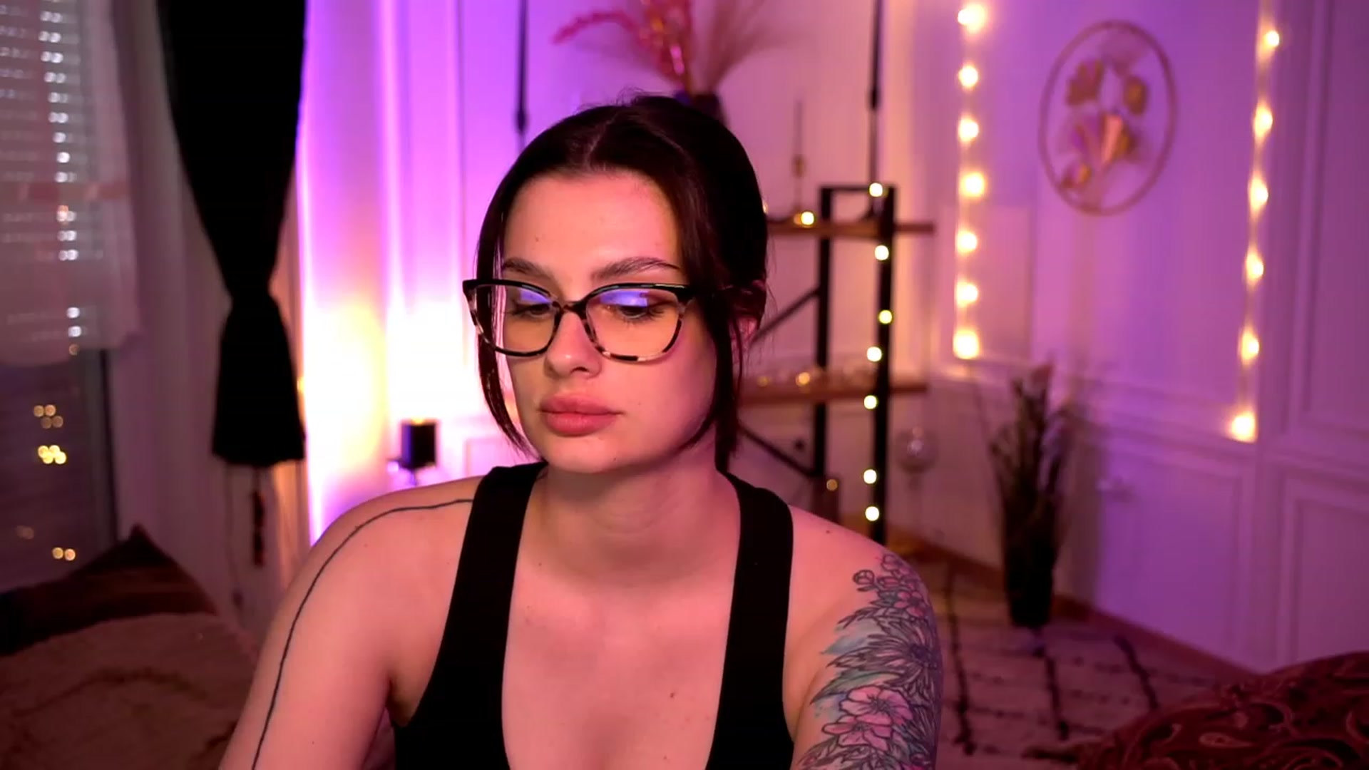 Gallery image thumbnail from lucynutty's myfreecams stream on, 04/30/2023, 13:56 image 19 of 20