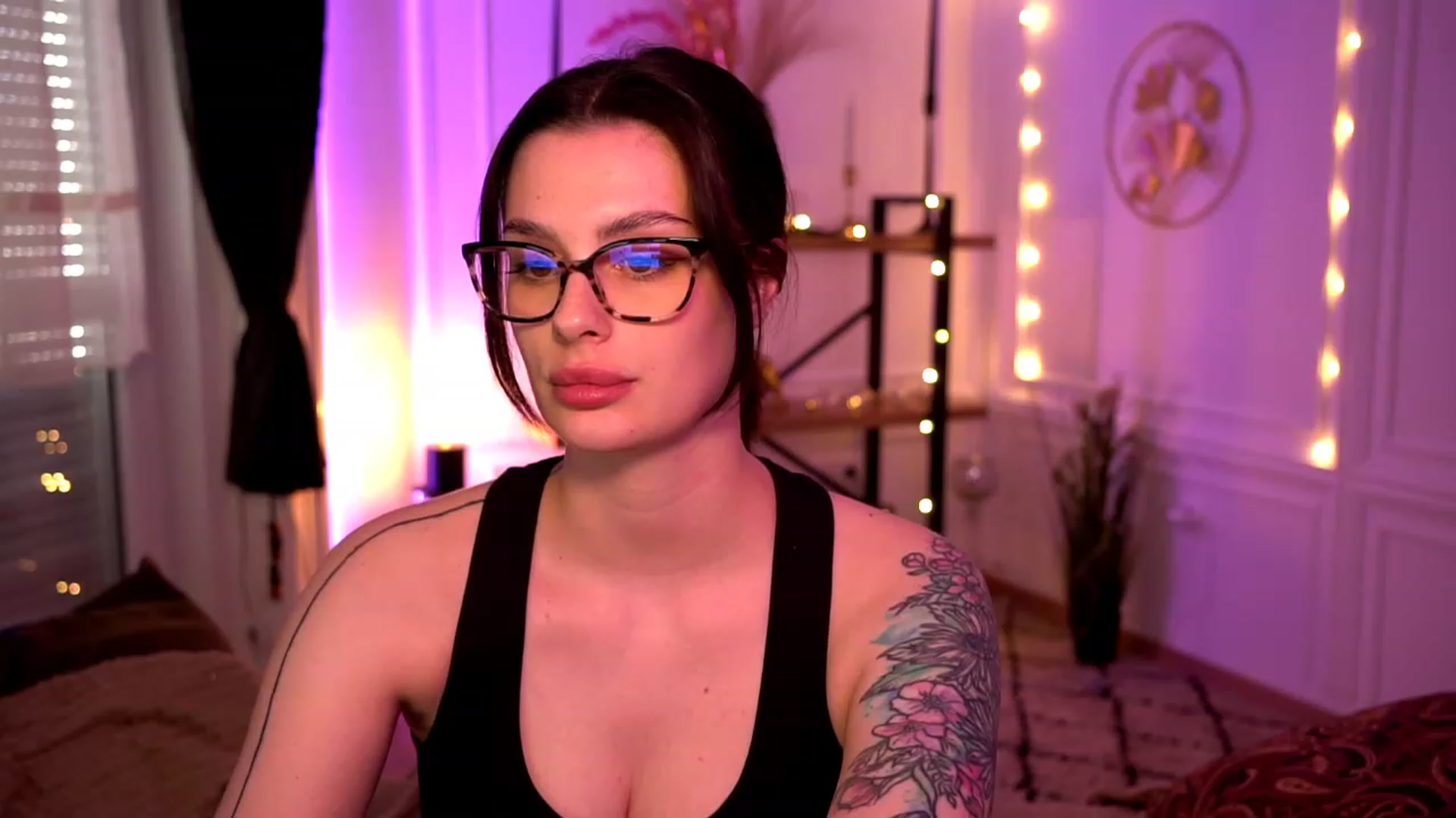 Gallery image thumbnail from lucynutty's myfreecams stream on, 04/30/2023, 13:56 image 17 of 20