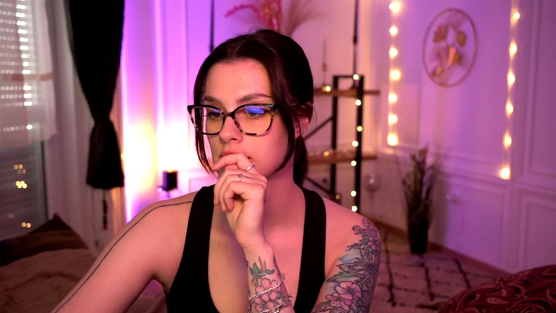 Gallery image thumbnail from lucynutty's myfreecams stream on, 04/30/2023, 13:56 image 15 of 20