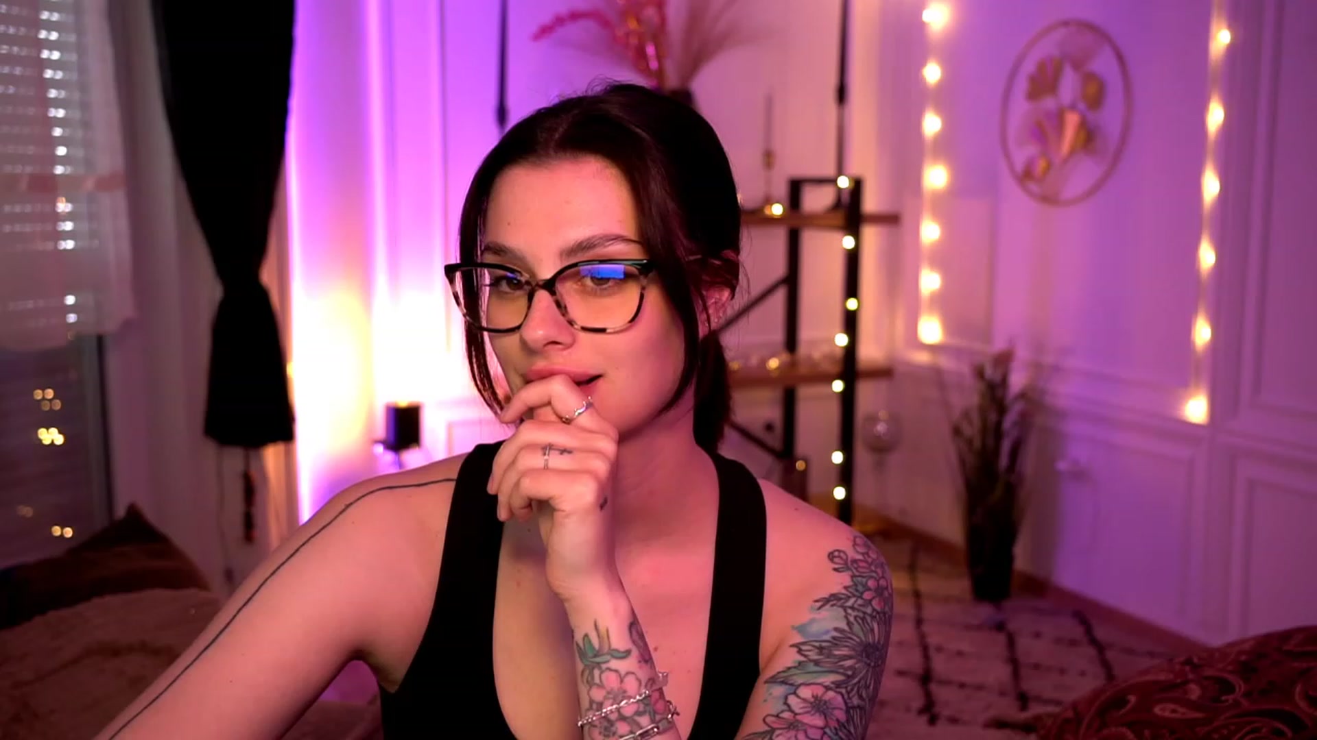 Gallery image thumbnail from lucynutty's myfreecams stream on, 04/30/2023, 13:56 image 16 of 20