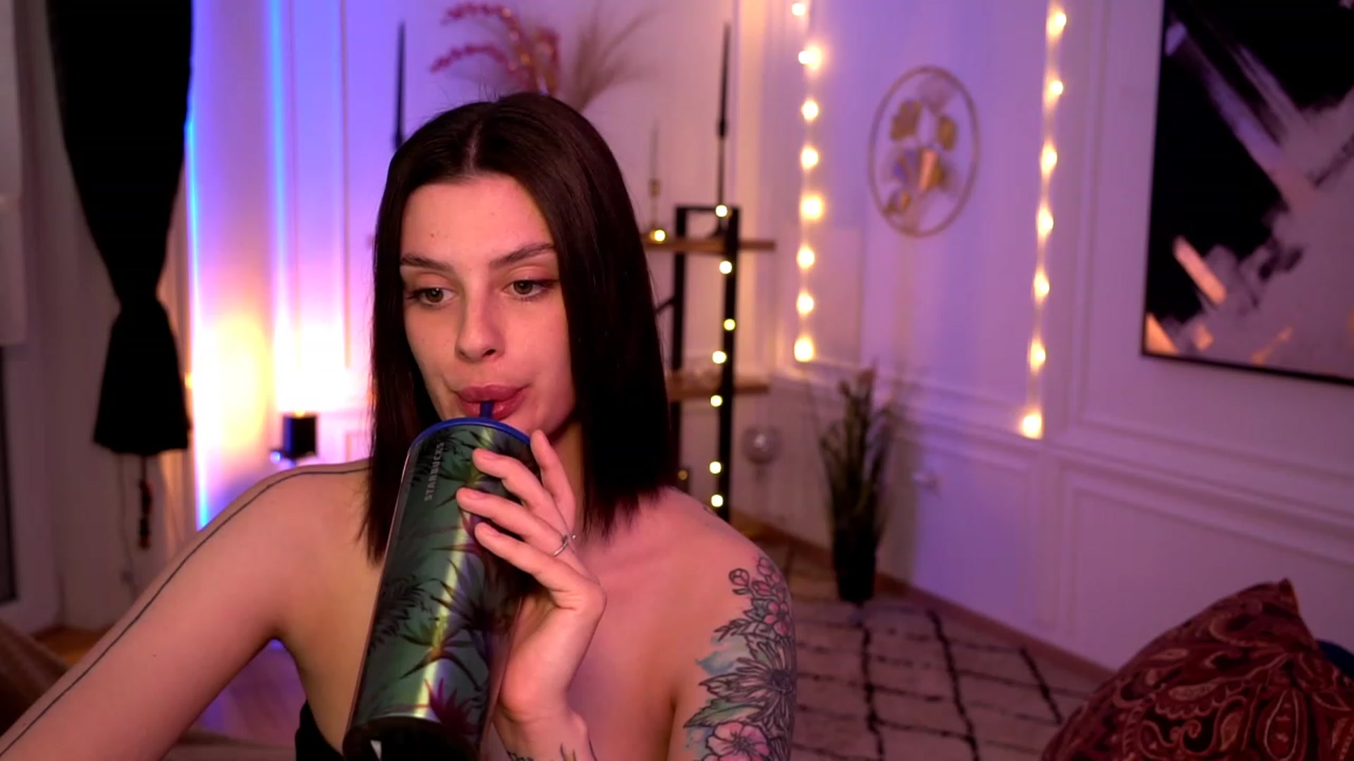 Gallery image thumbnail from lucynutty's myfreecams stream on, 05/02/2023, 11:27 image 16 of 20