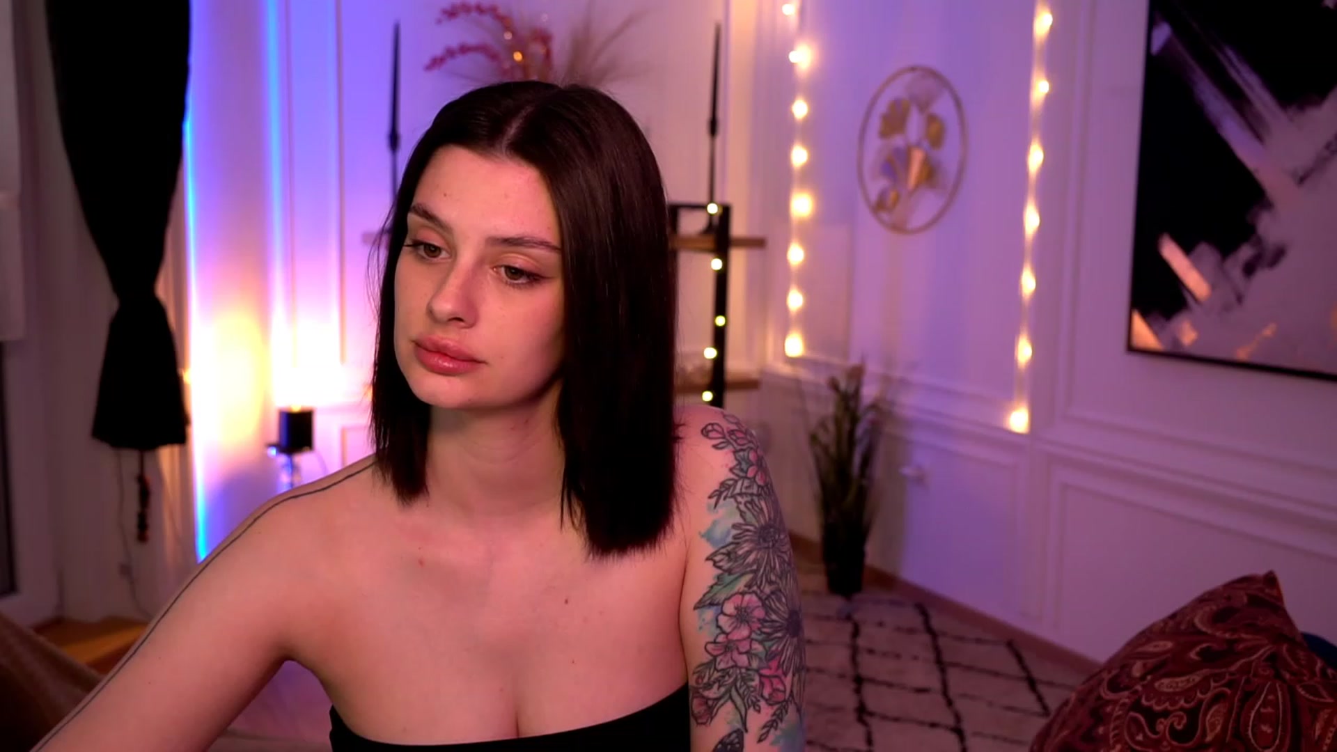 Gallery image thumbnail from lucynutty's myfreecams stream on, 05/02/2023, 11:27 image 10 of 20
