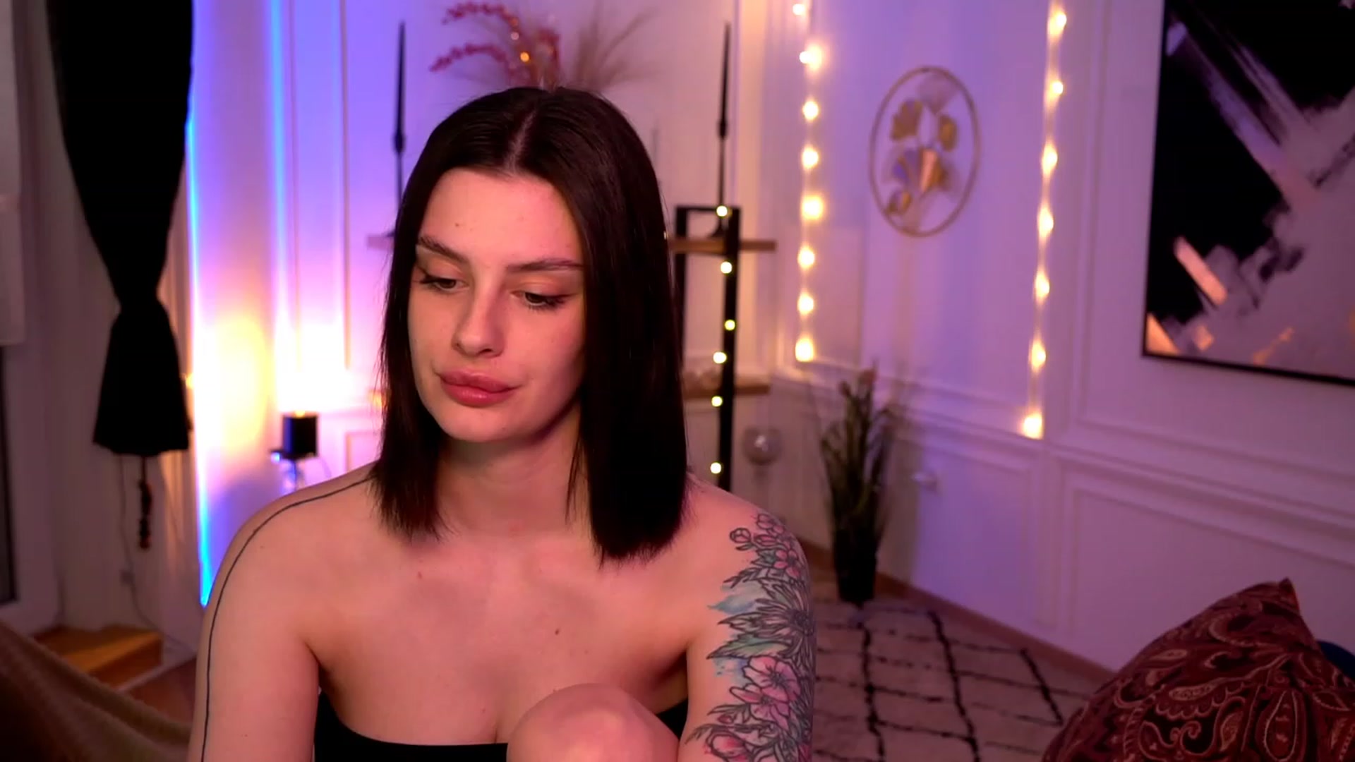 Gallery image thumbnail from lucynutty's myfreecams stream on, 05/02/2023, 11:27 image 13 of 20