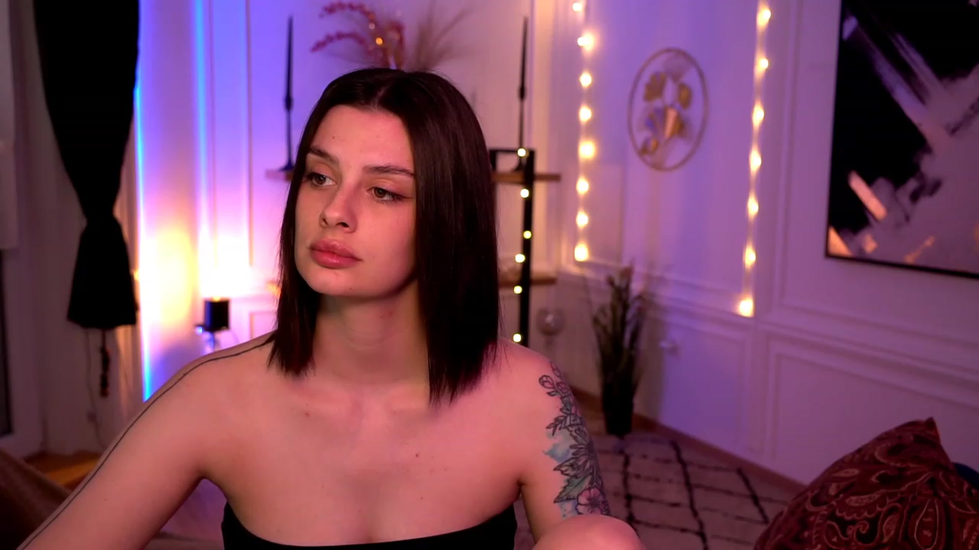 Gallery image thumbnail from lucynutty's myfreecams stream on, 05/02/2023, 11:27 image 6 of 20
