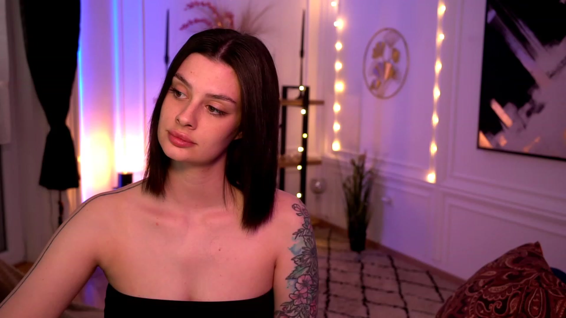 Gallery image thumbnail from lucynutty's myfreecams stream on, 05/02/2023, 11:27 image 15 of 20
