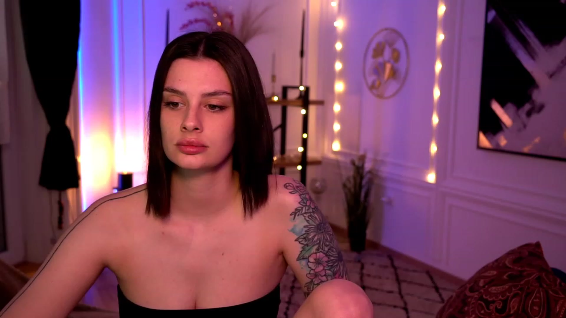 Gallery image thumbnail from lucynutty's myfreecams stream on, 05/02/2023, 11:27 image 5 of 20