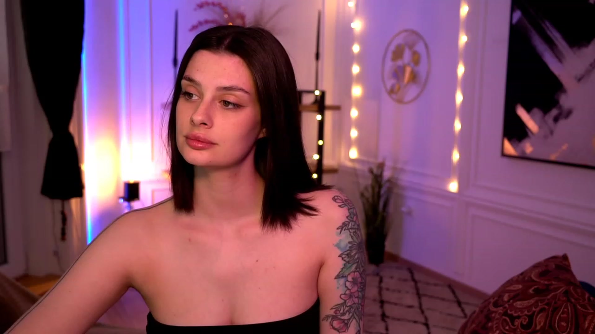 Gallery image thumbnail from lucynutty's myfreecams stream on, 05/02/2023, 11:27 image 11 of 20